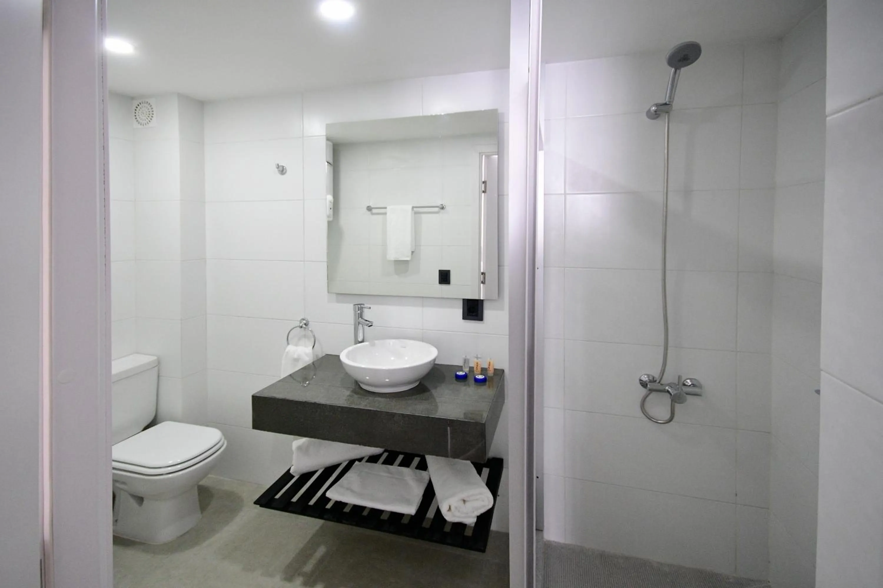 Shower in Quijano Hotel - Aparts & Suites