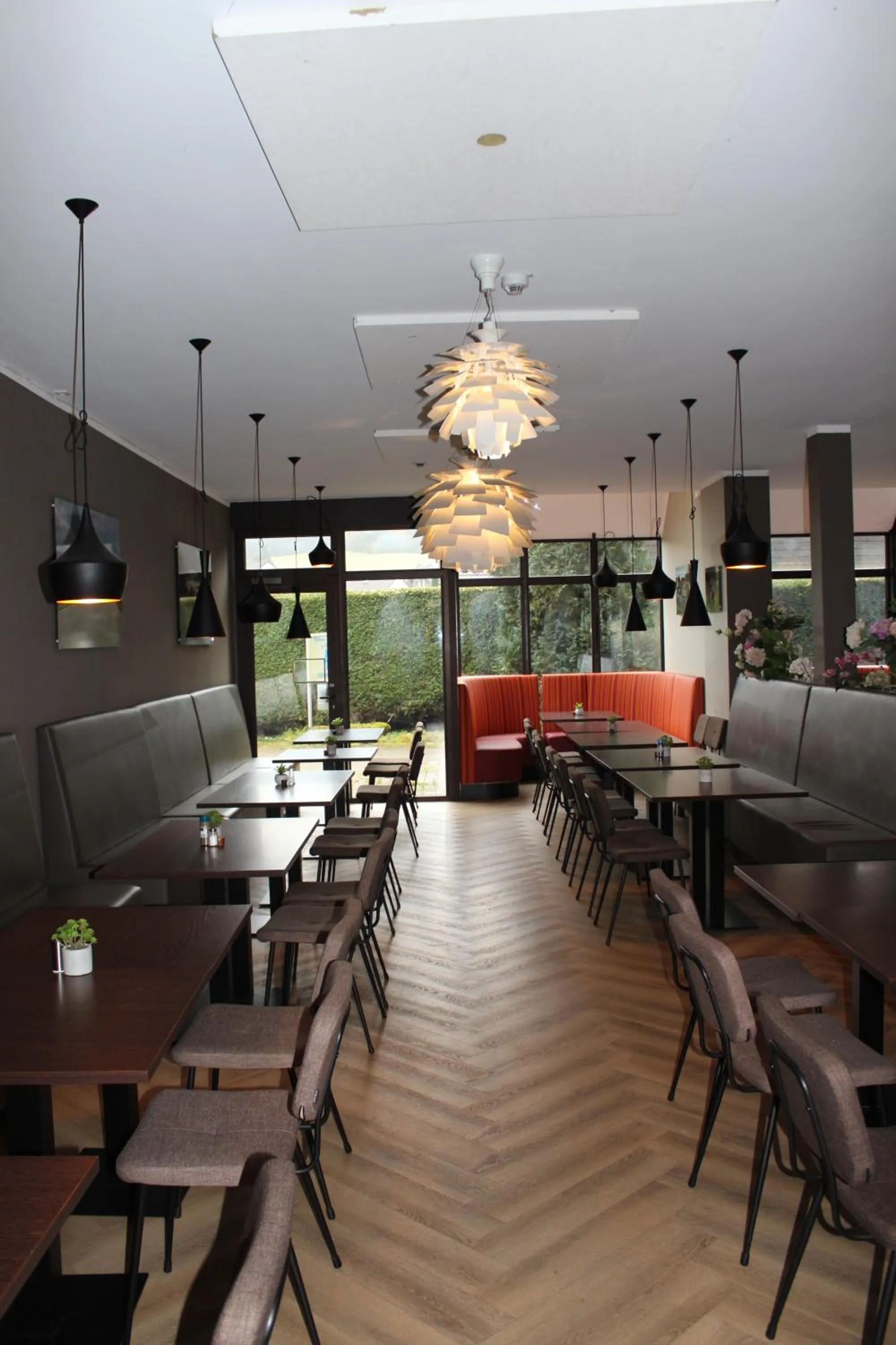 Restaurant/places to eat in Hotel am Park