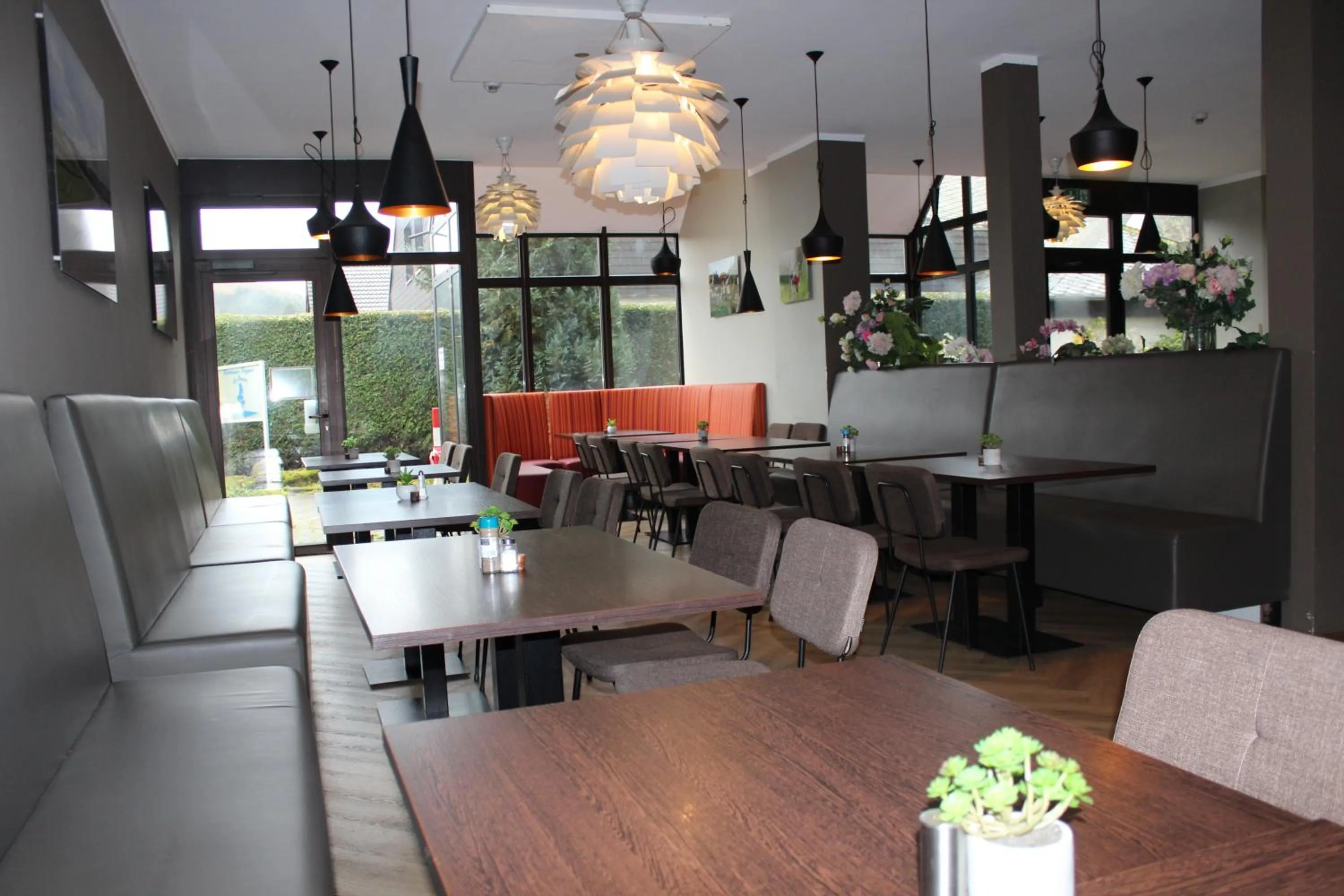 Restaurant/places to eat in Hotel am Park