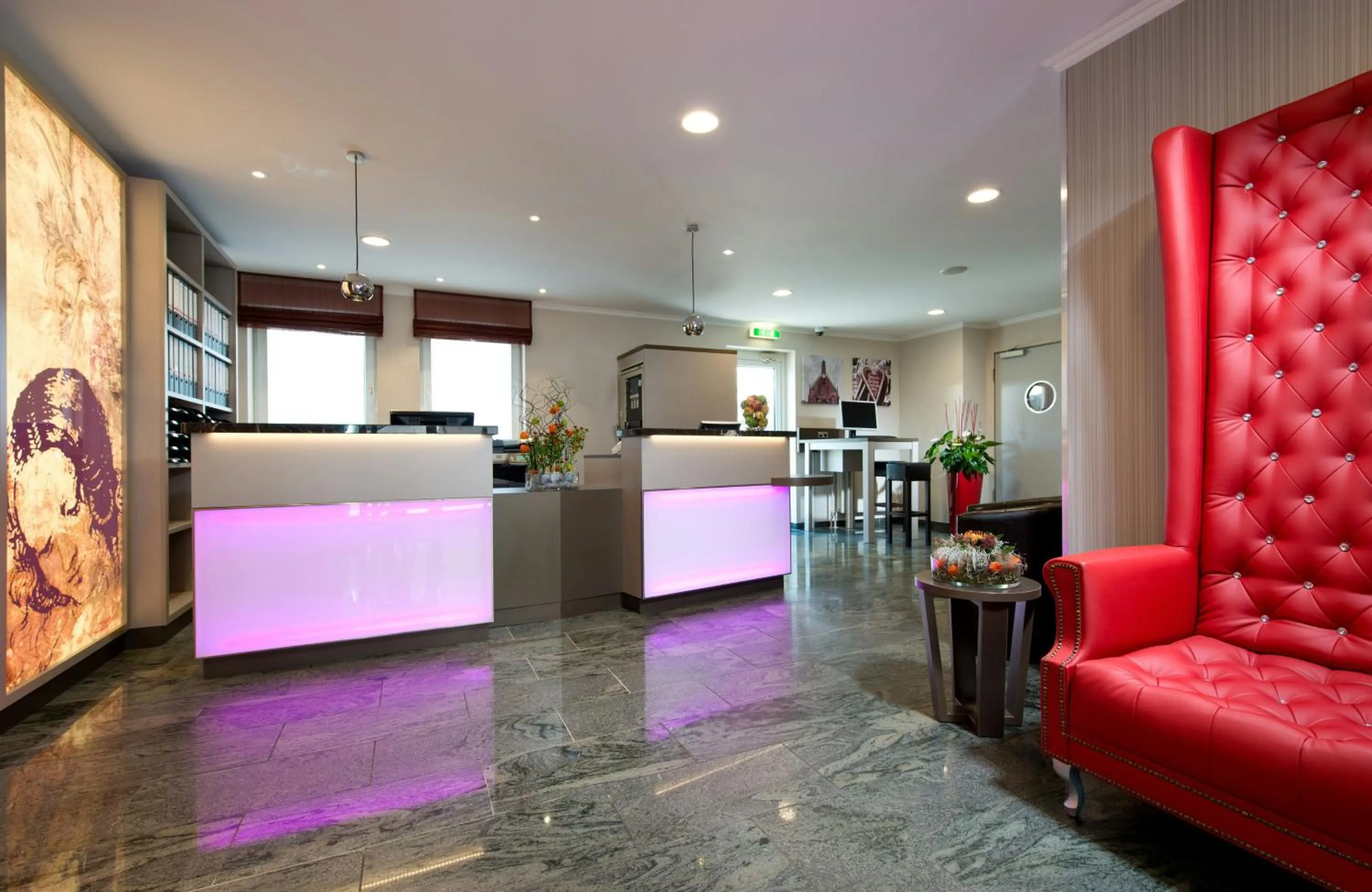 Lobby or reception in Leonardo Hotel Nürnberg