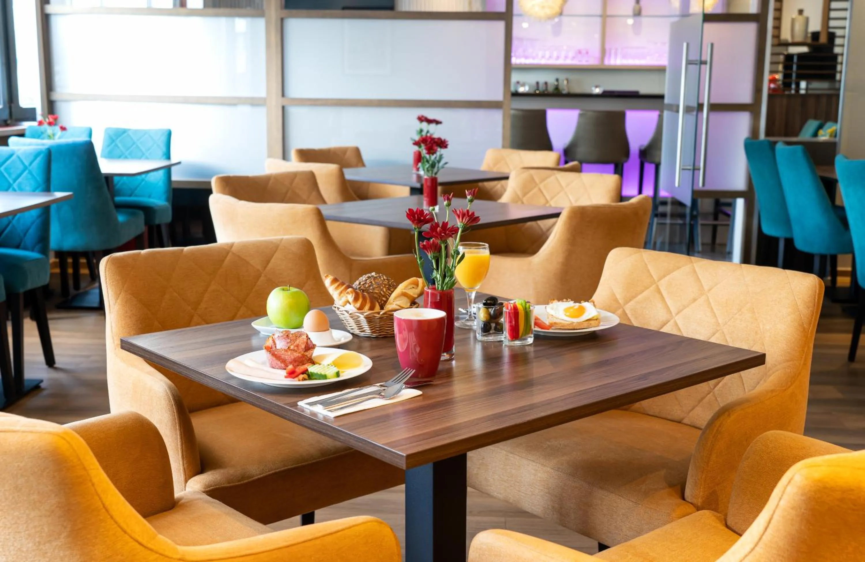 Buffet breakfast in Leonardo Hotel Nürnberg