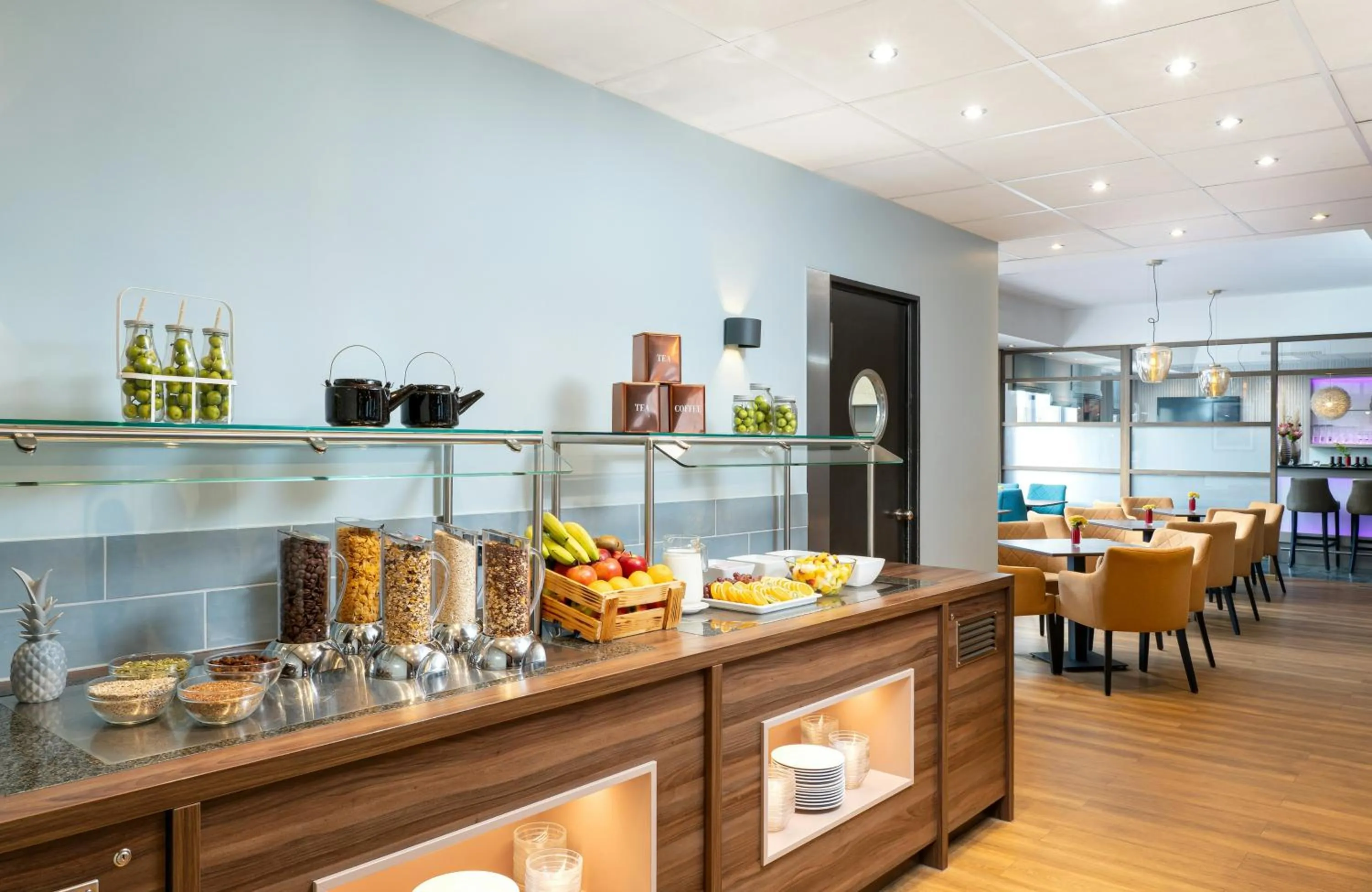 Buffet breakfast in Leonardo Hotel Nürnberg