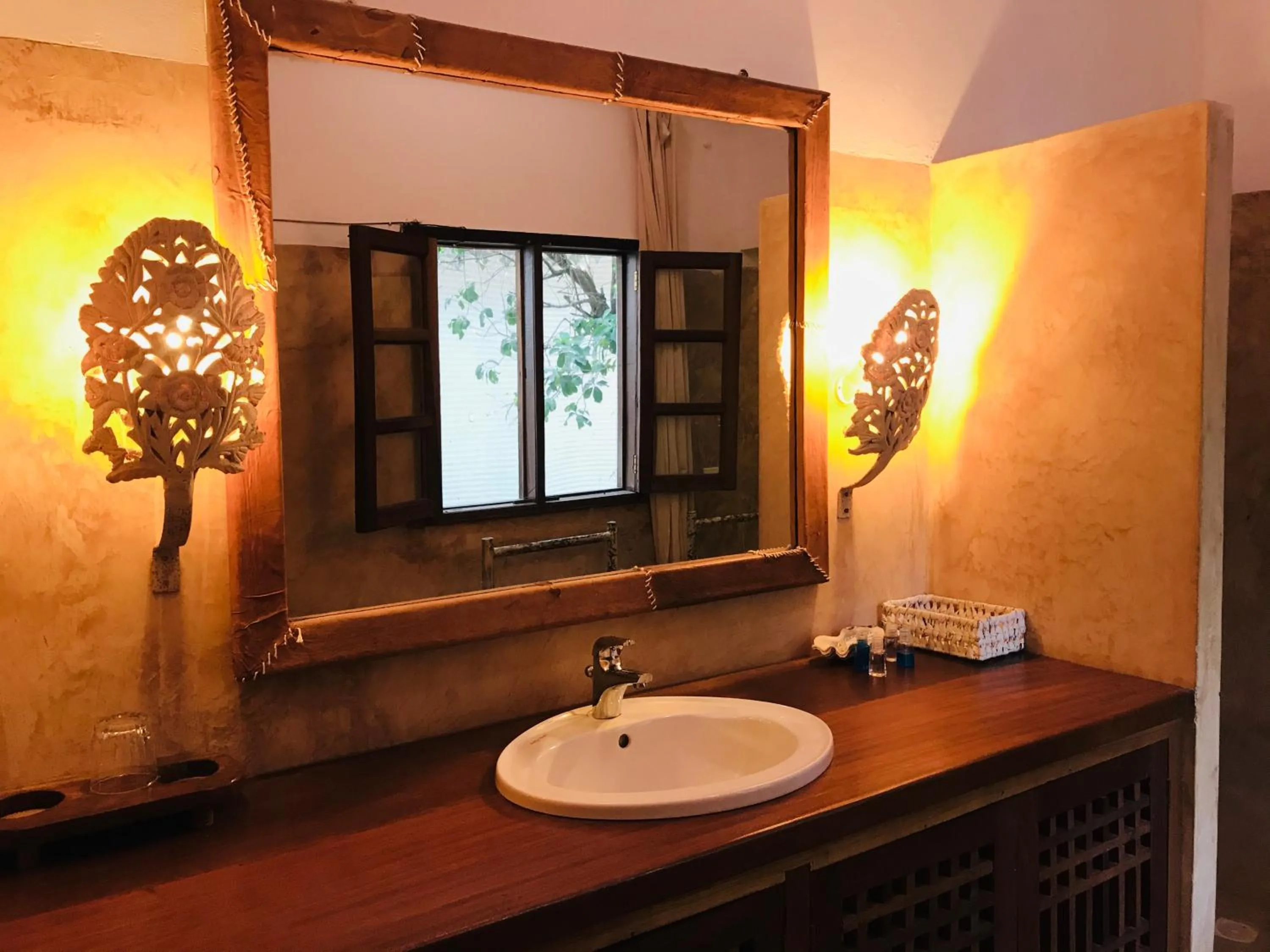 Bathroom in White Elephant Sea Lodge