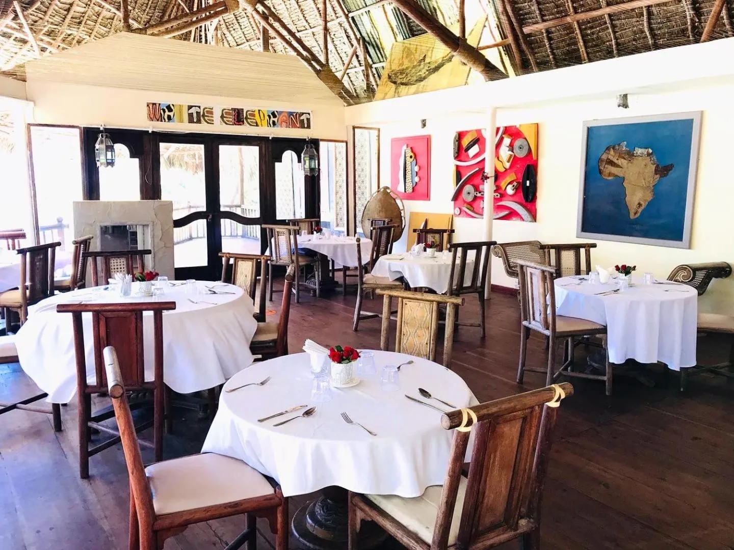 Restaurant/places to eat in White Elephant Sea Lodge