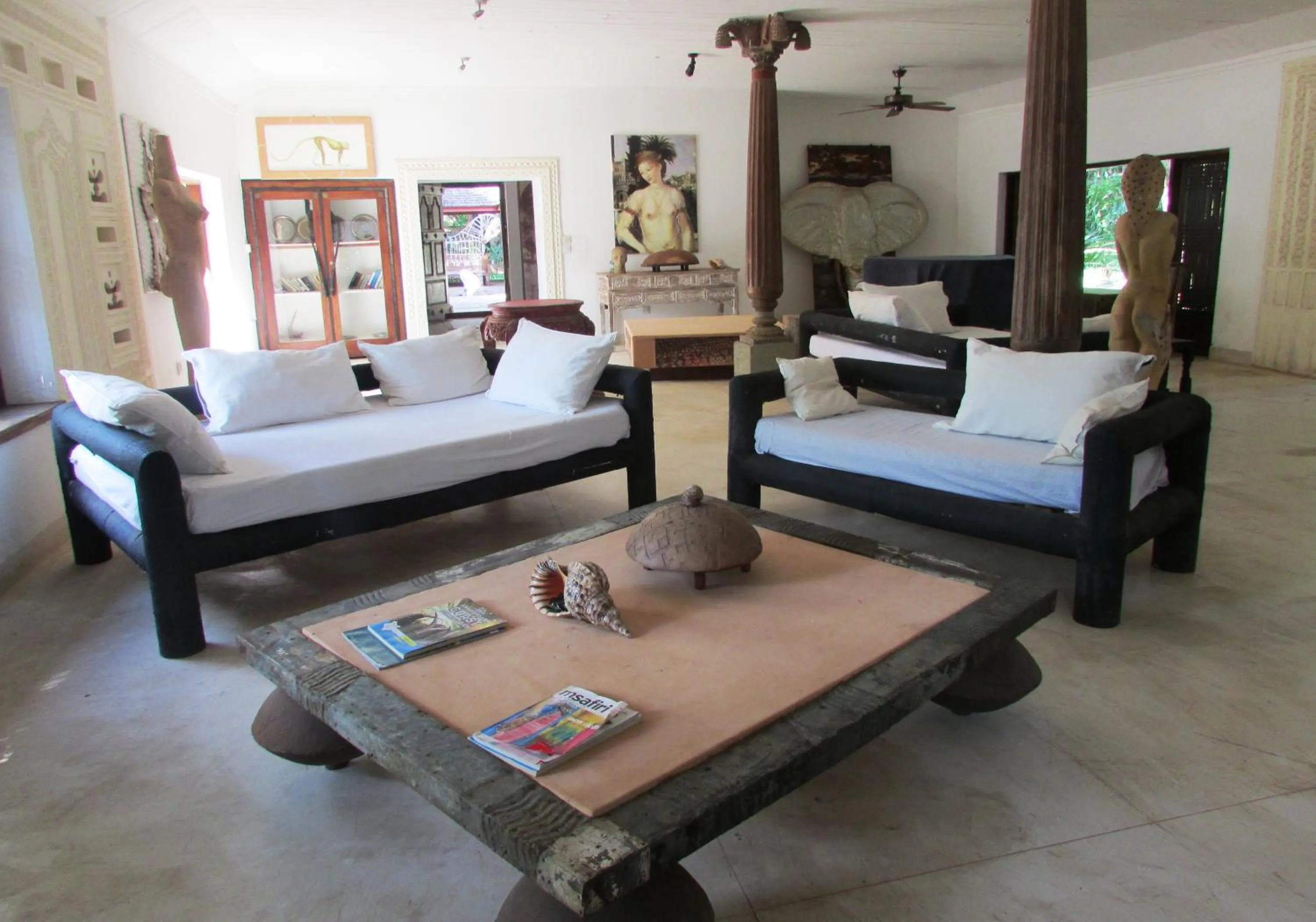 Lounge or bar, Bed in White Elephant Sea Lodge