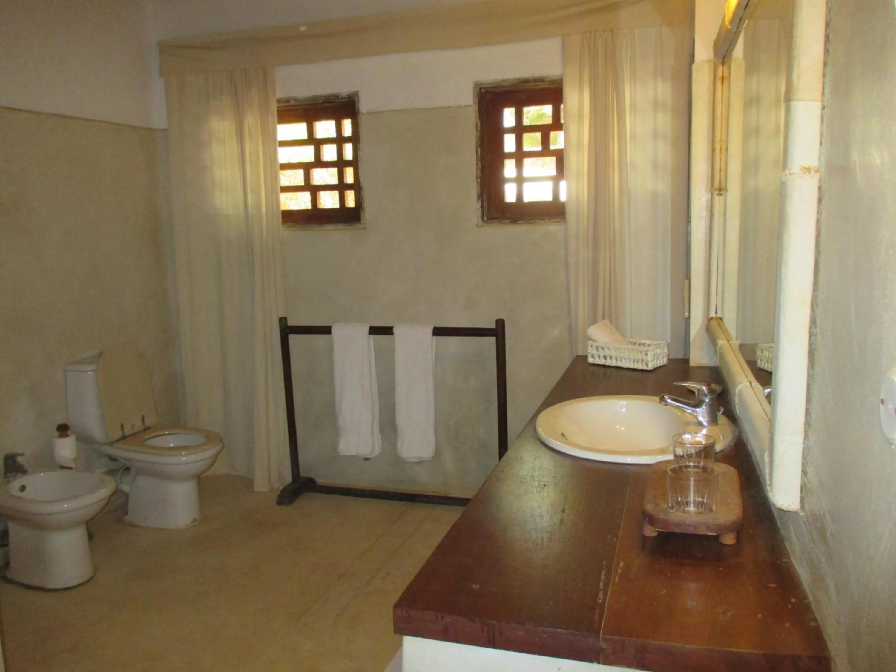 Bathroom in White Elephant Sea Lodge