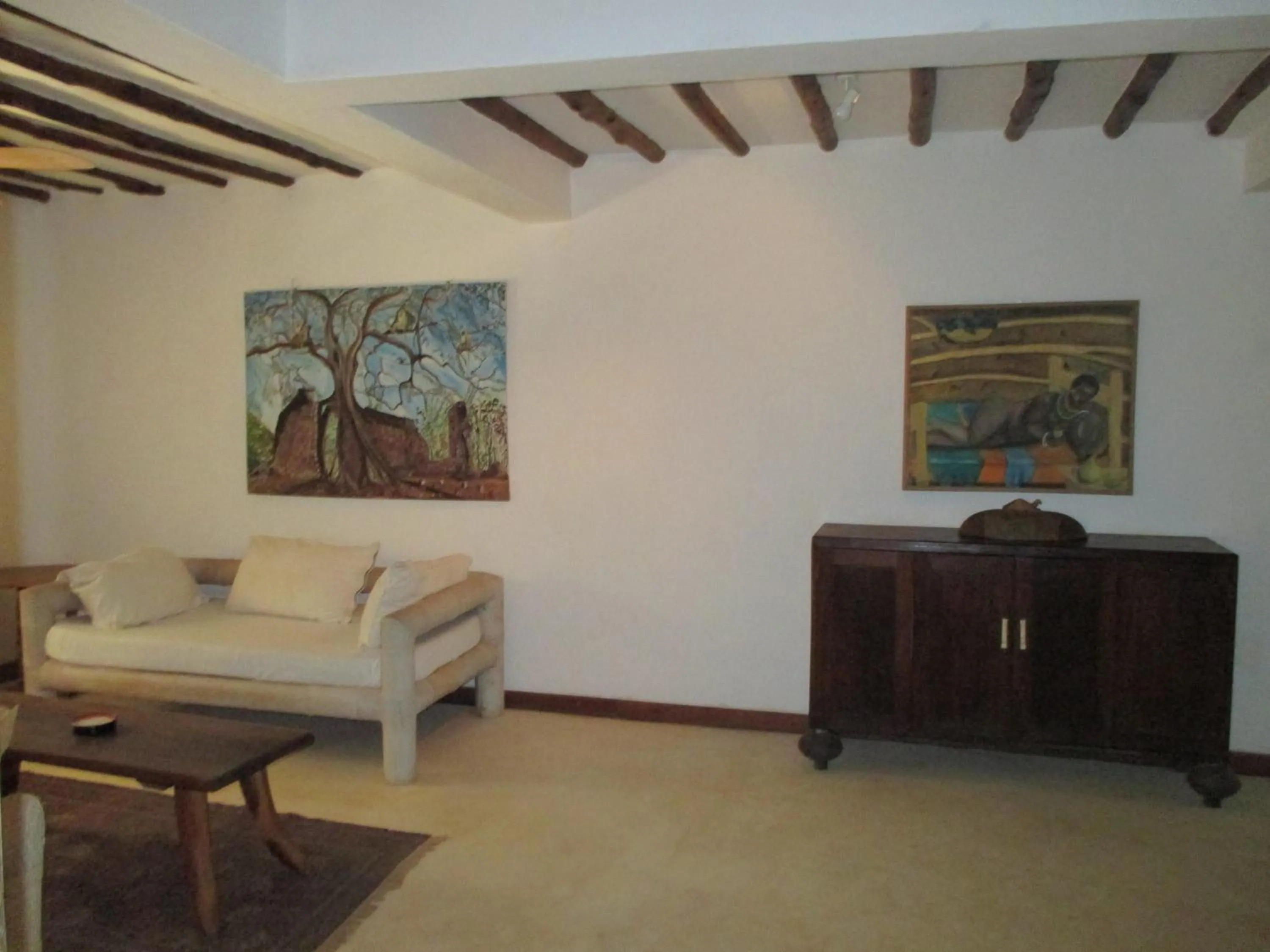 Living room, Bed in White Elephant Sea Lodge