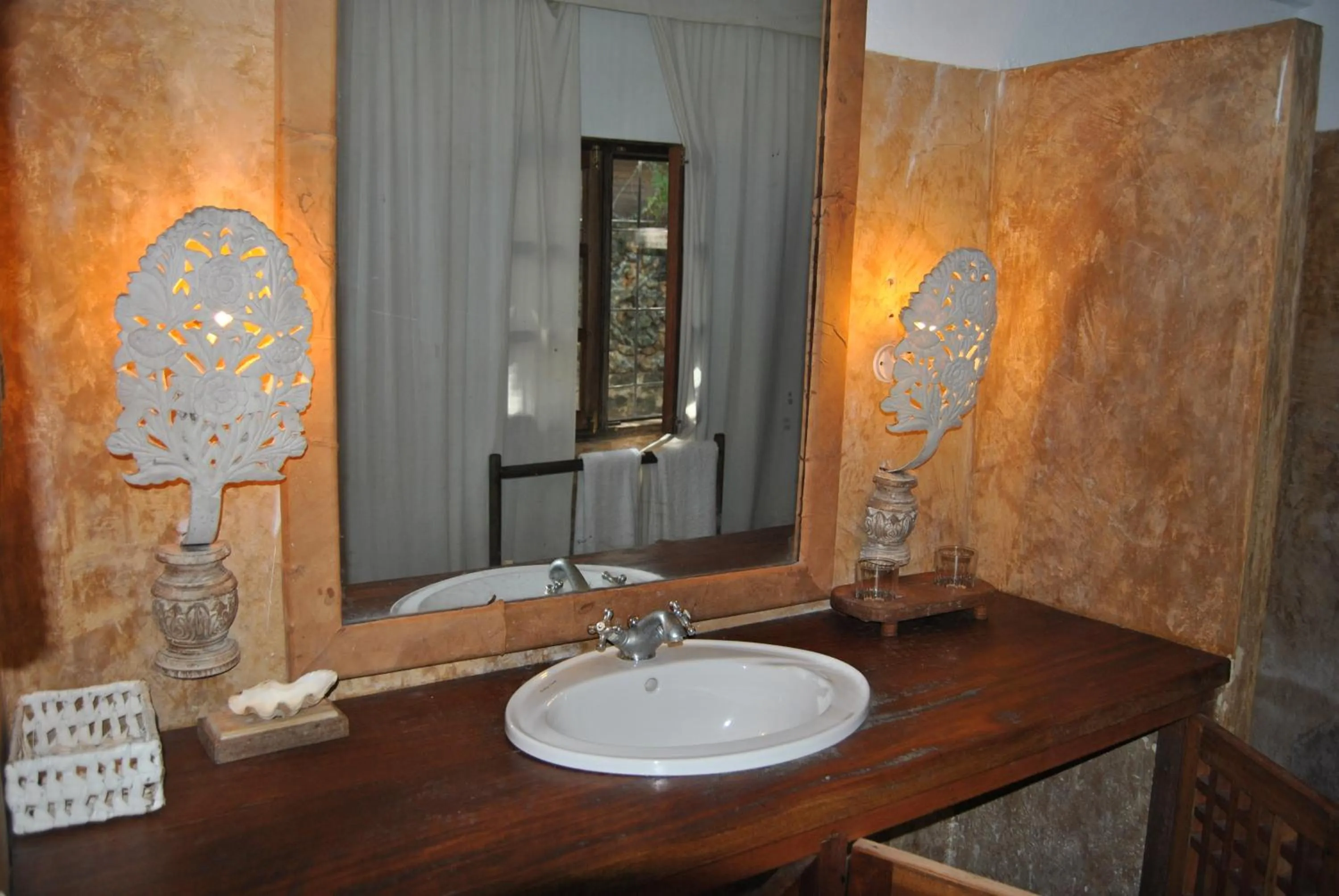 Bathroom in White Elephant Sea Lodge