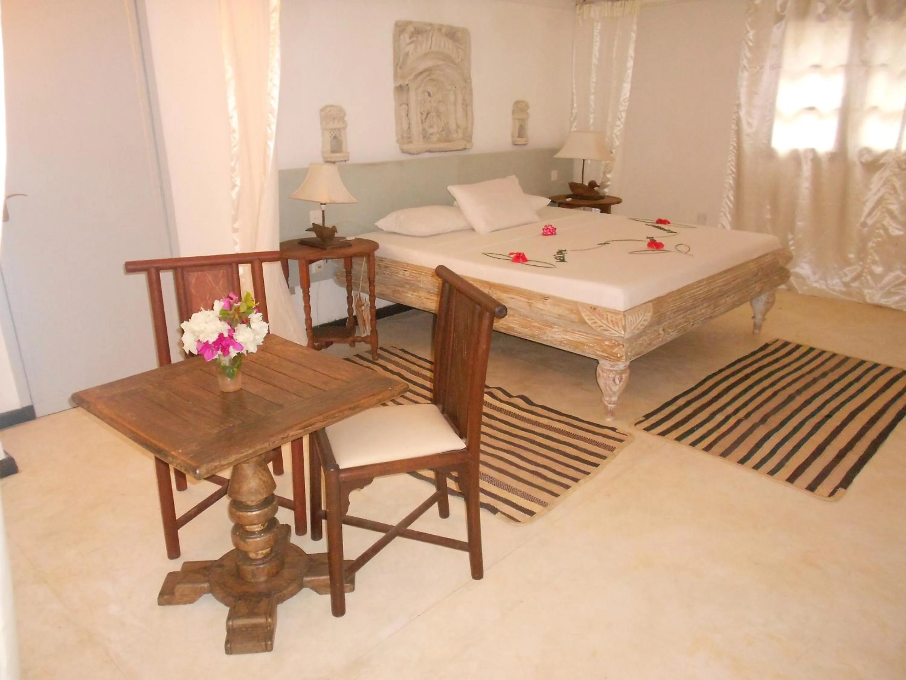 Day, Bed in White Elephant Sea Lodge