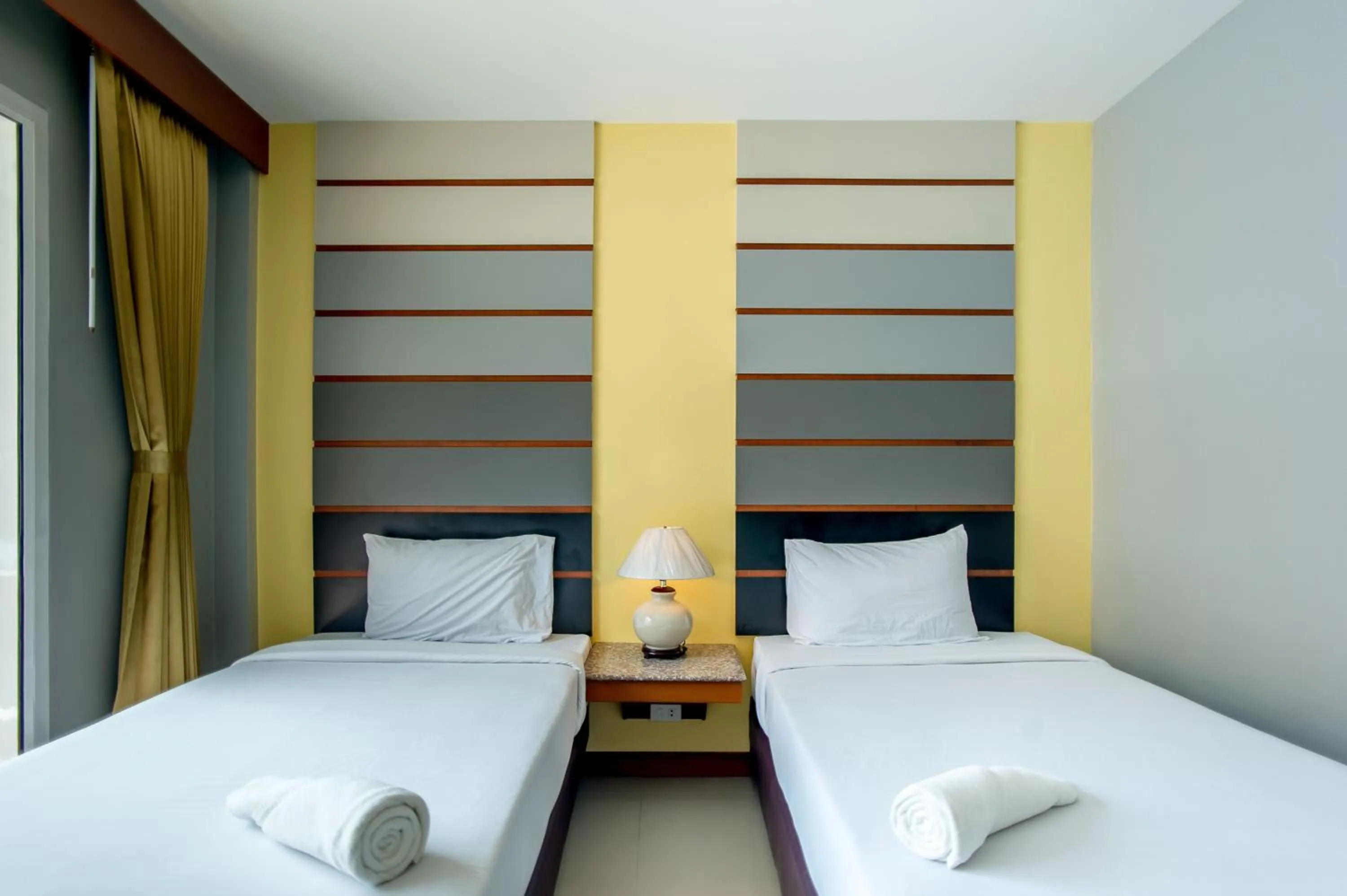 Bed in Phangan Pearl Villa