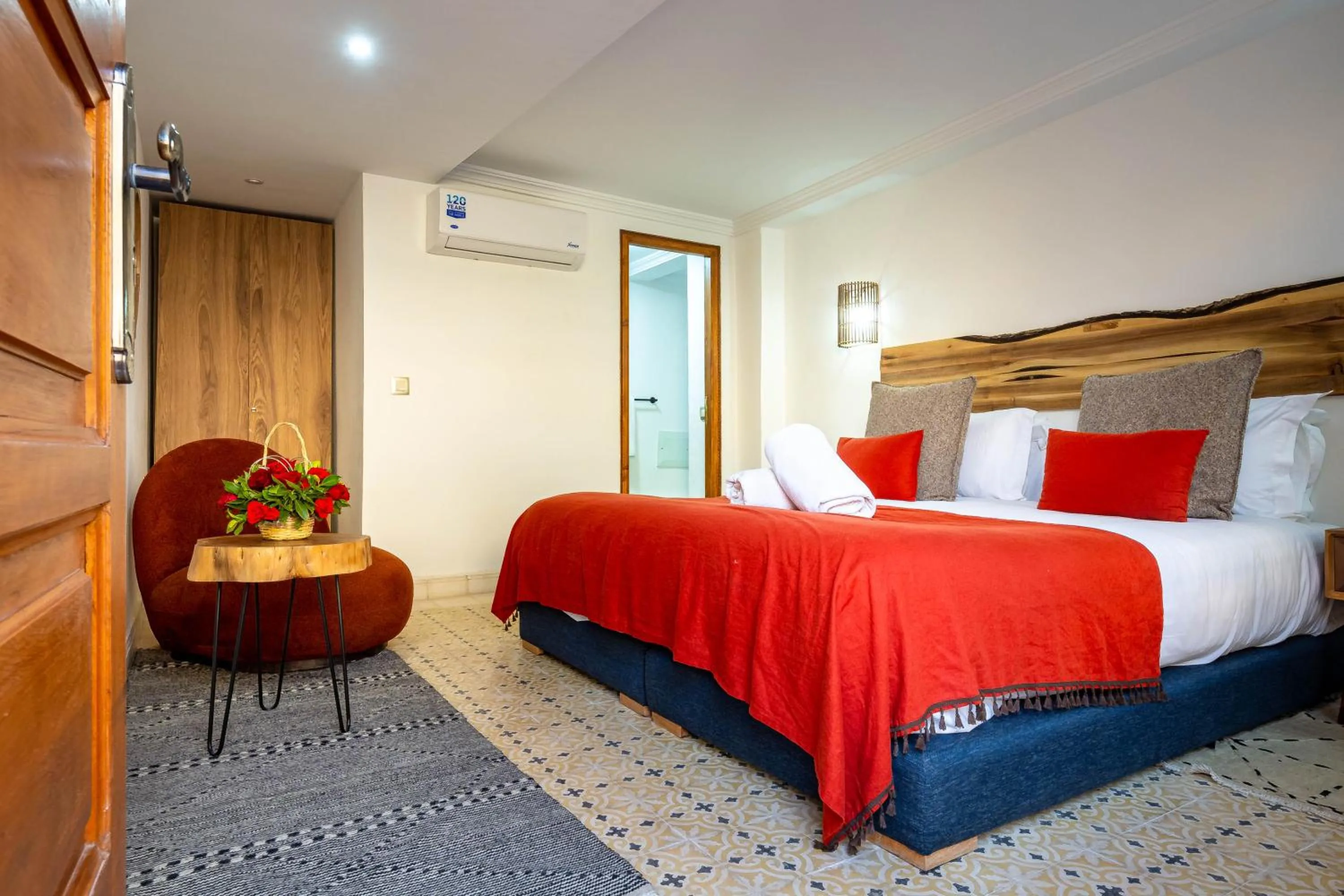 Photo of the whole room, Bed in Riad La Croix Berbere Deluxe