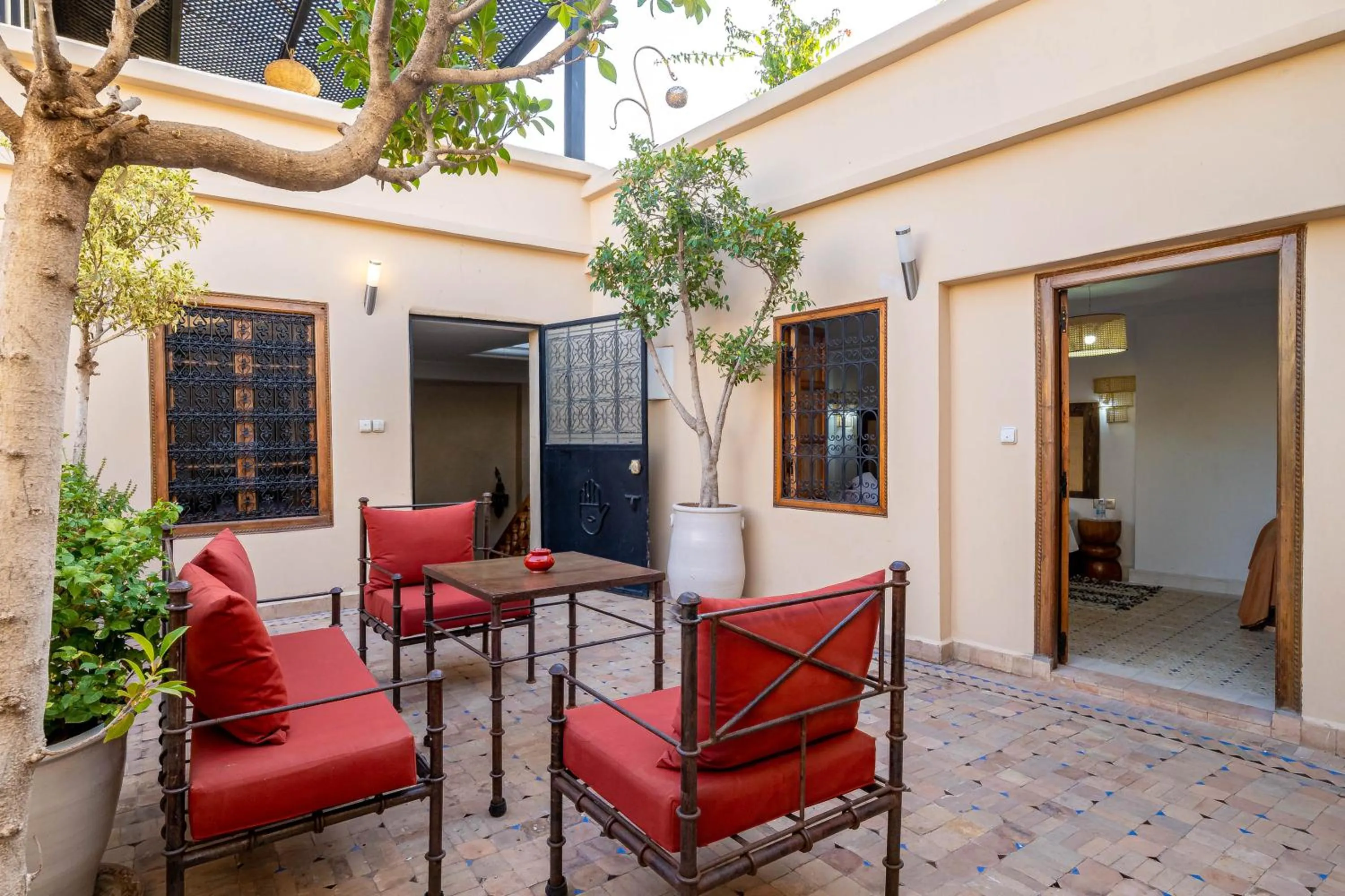 Seating area in Riad La Croix Berbere Deluxe