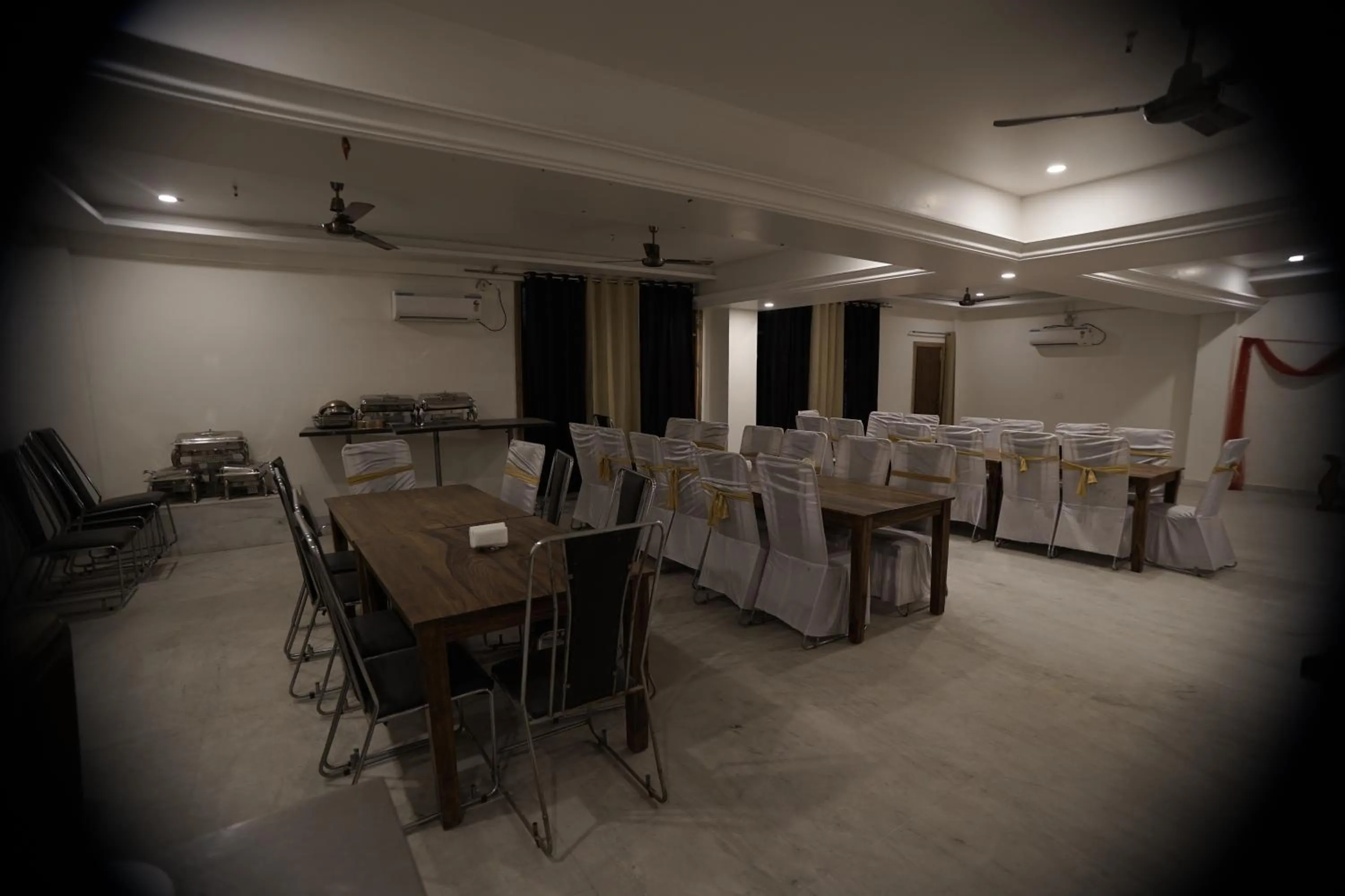 Dining area in Hotel The Black Gold