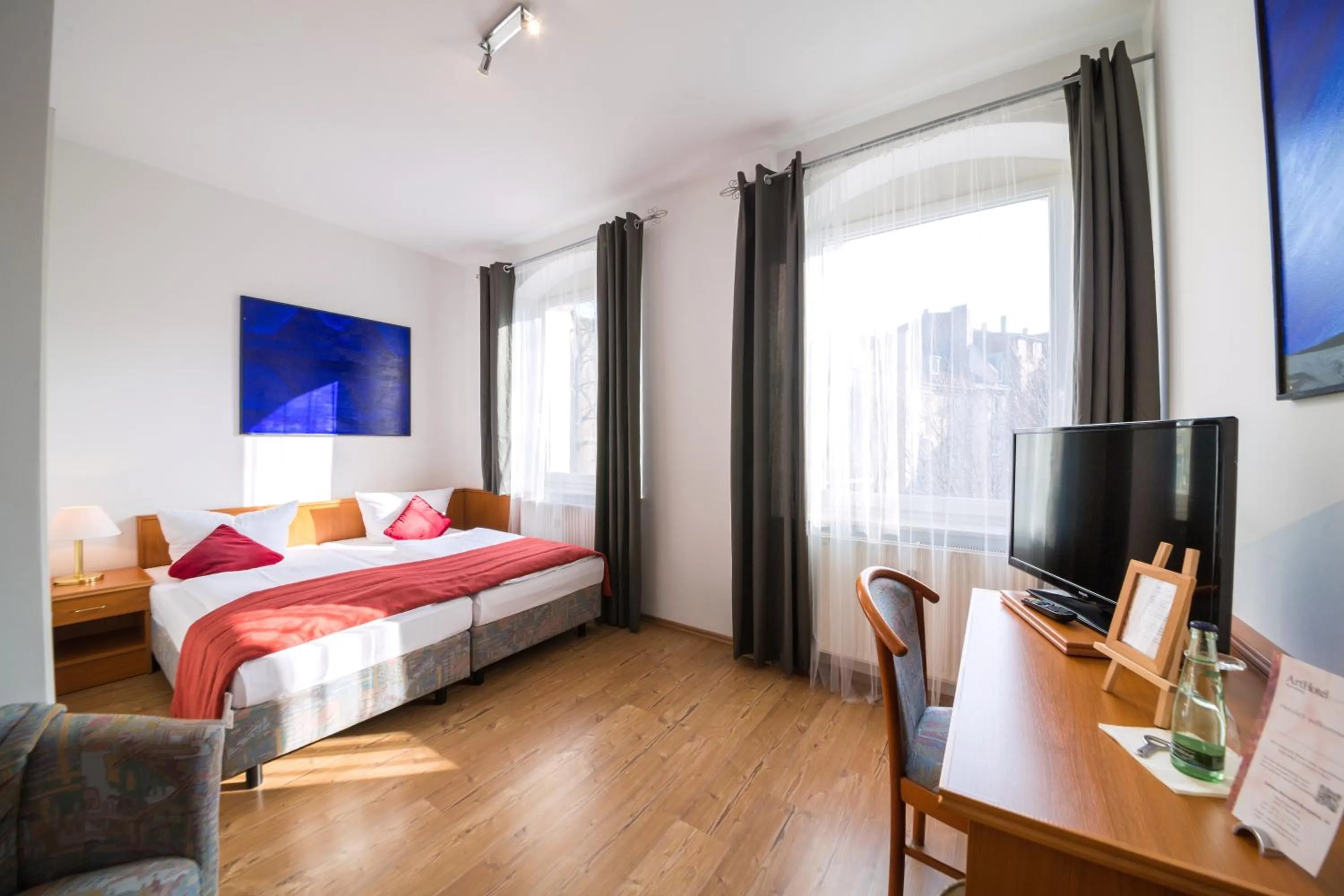 Photo of the whole room, Bed in ArtHotel City