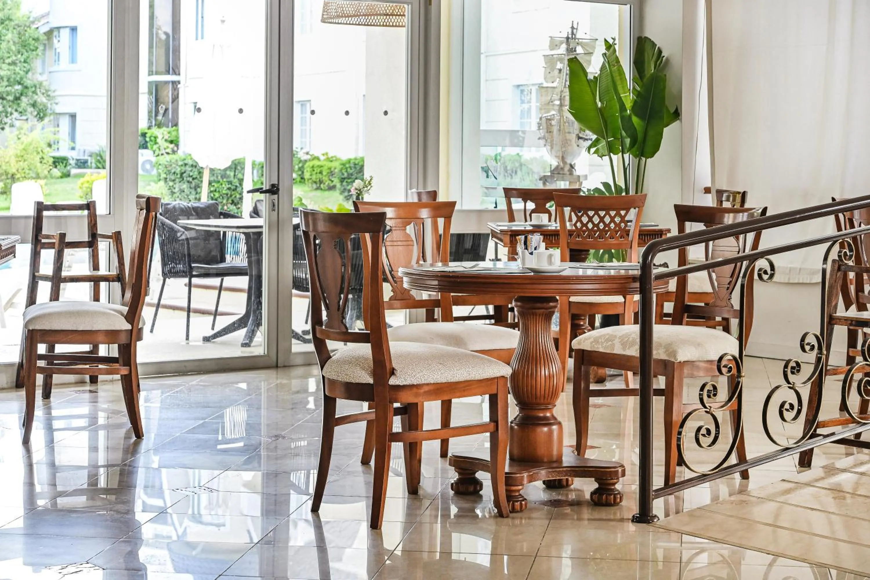 Restaurant/places to eat in Parque Hotel Jean Clevers