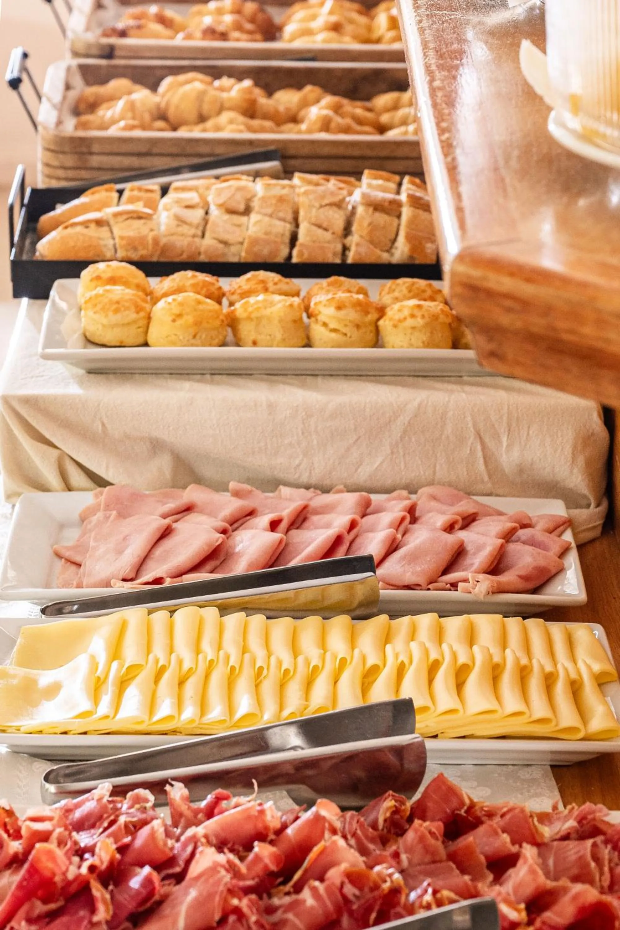 Food and drinks in Parque Hotel Jean Clevers