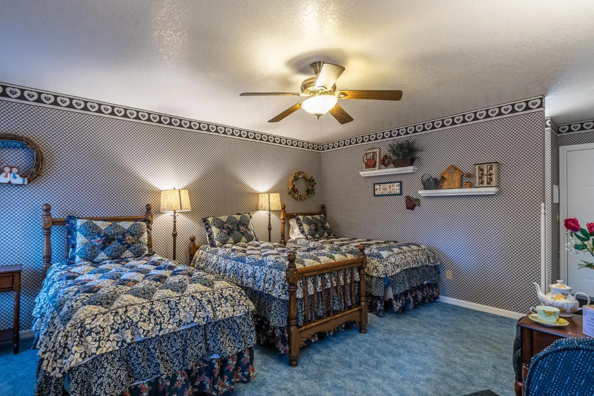 Triple Room in Apples Bed and Breakfast Inn Triple Room in Apples Bed and Breakfast Inn