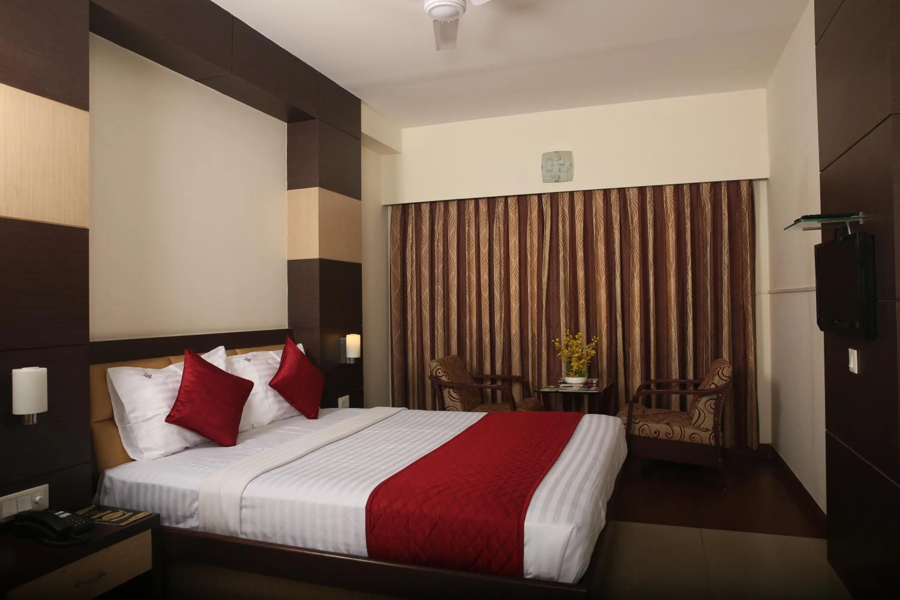 Bedroom, Bed in Sri Krishna Palace