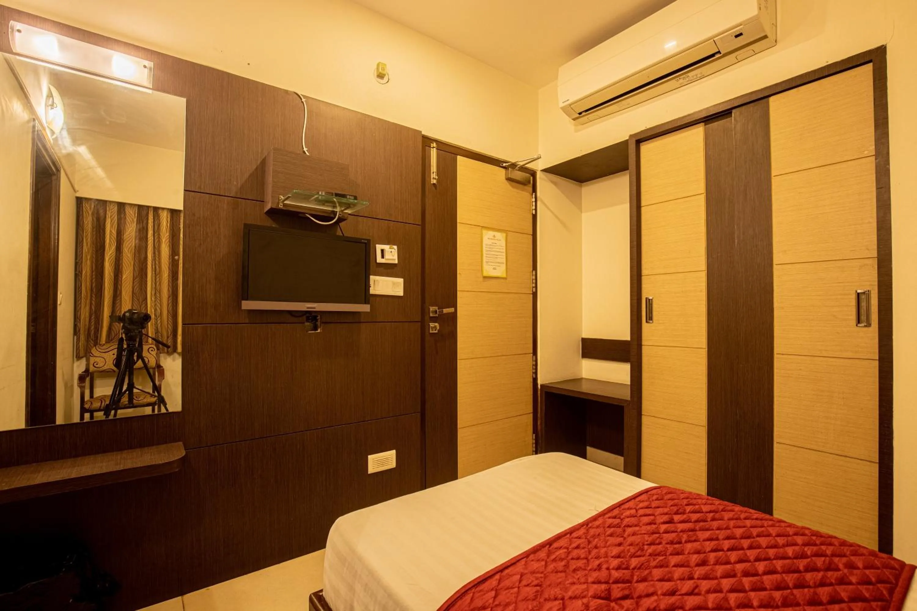 Bed in Sri Krishna Palace