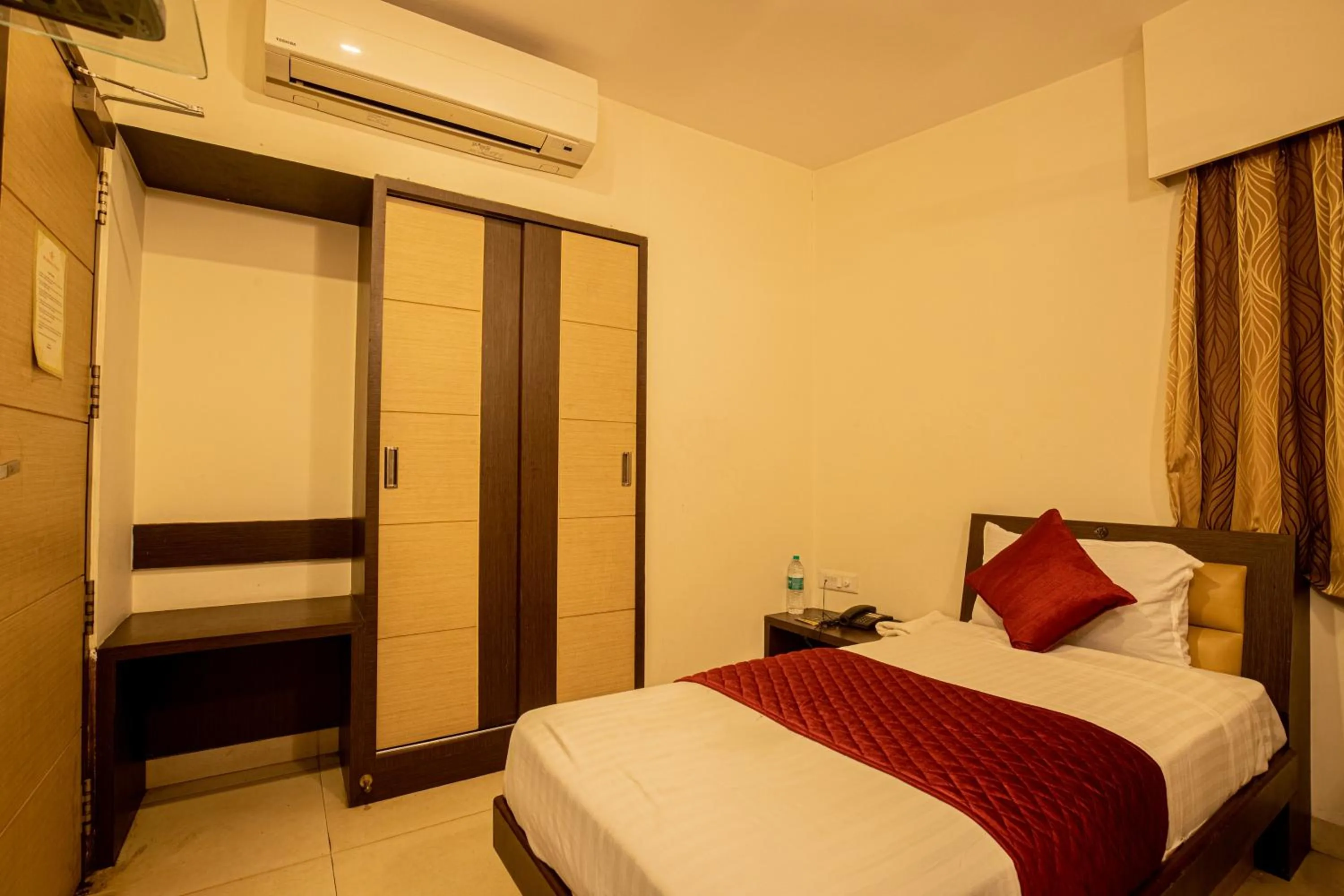 Bedroom, Bed in Sri Krishna Palace