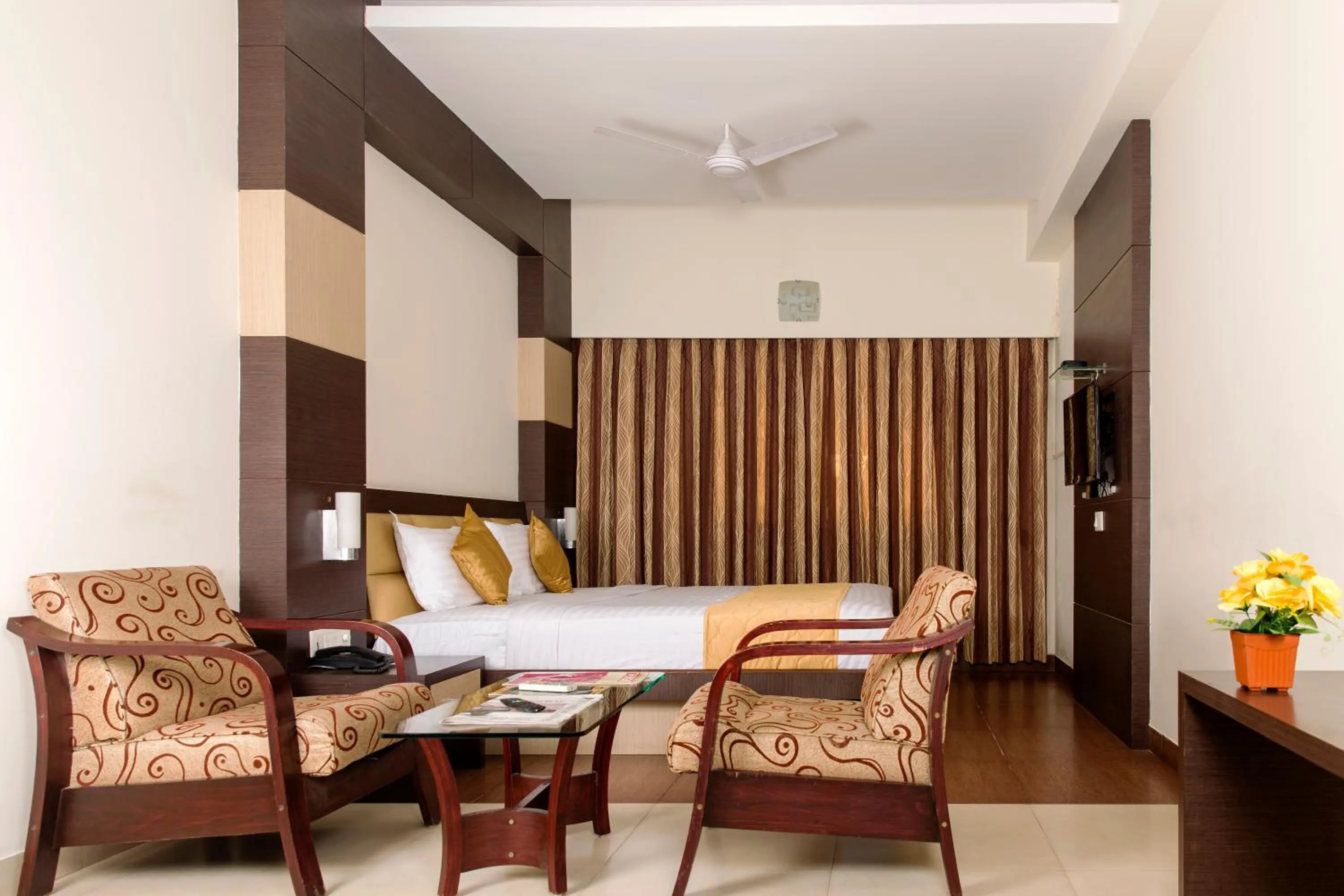 Photo of the whole room, Bed in Sri Krishna Palace