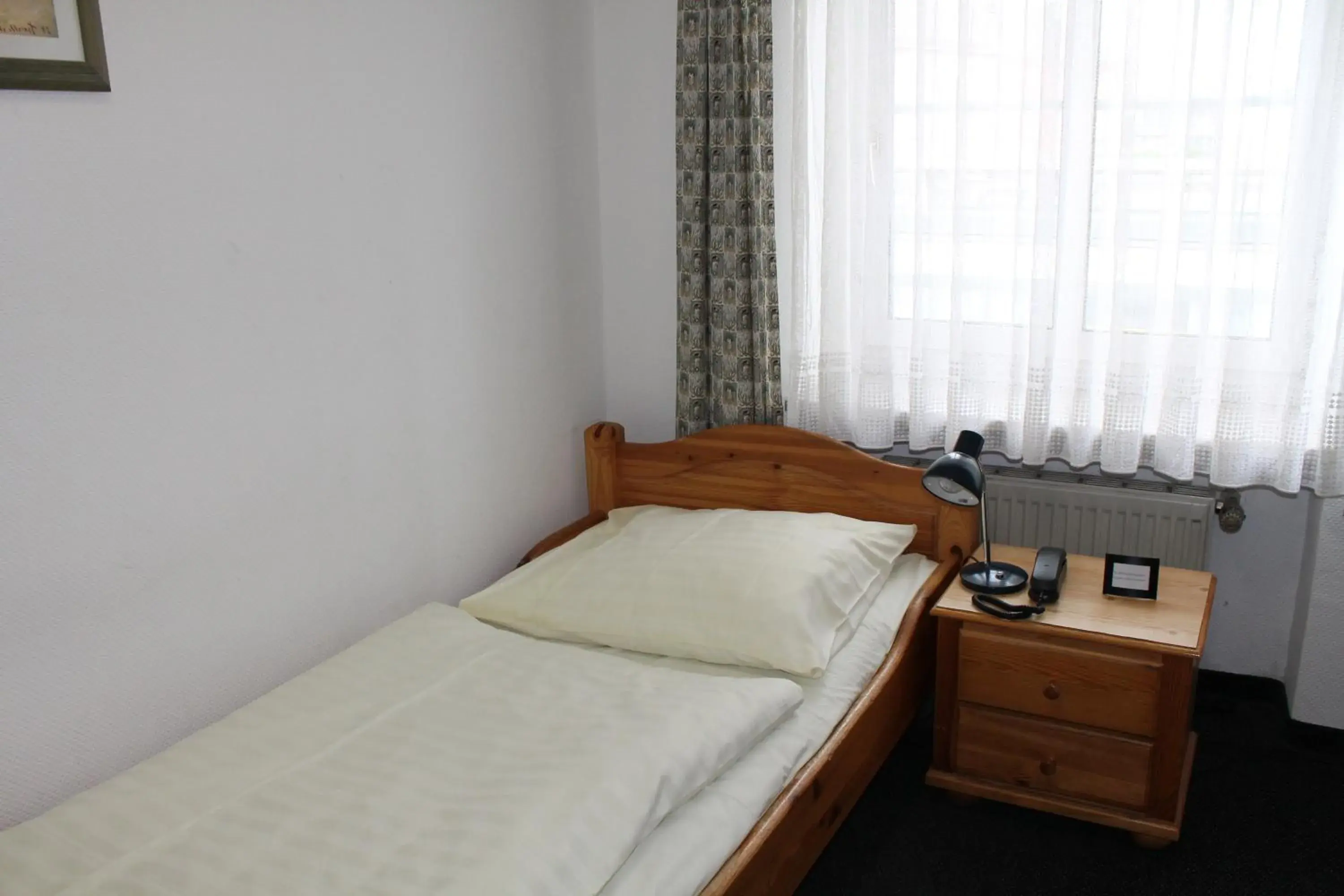 Twin Room in Pension Locarno Twin Room in Pension Locarno