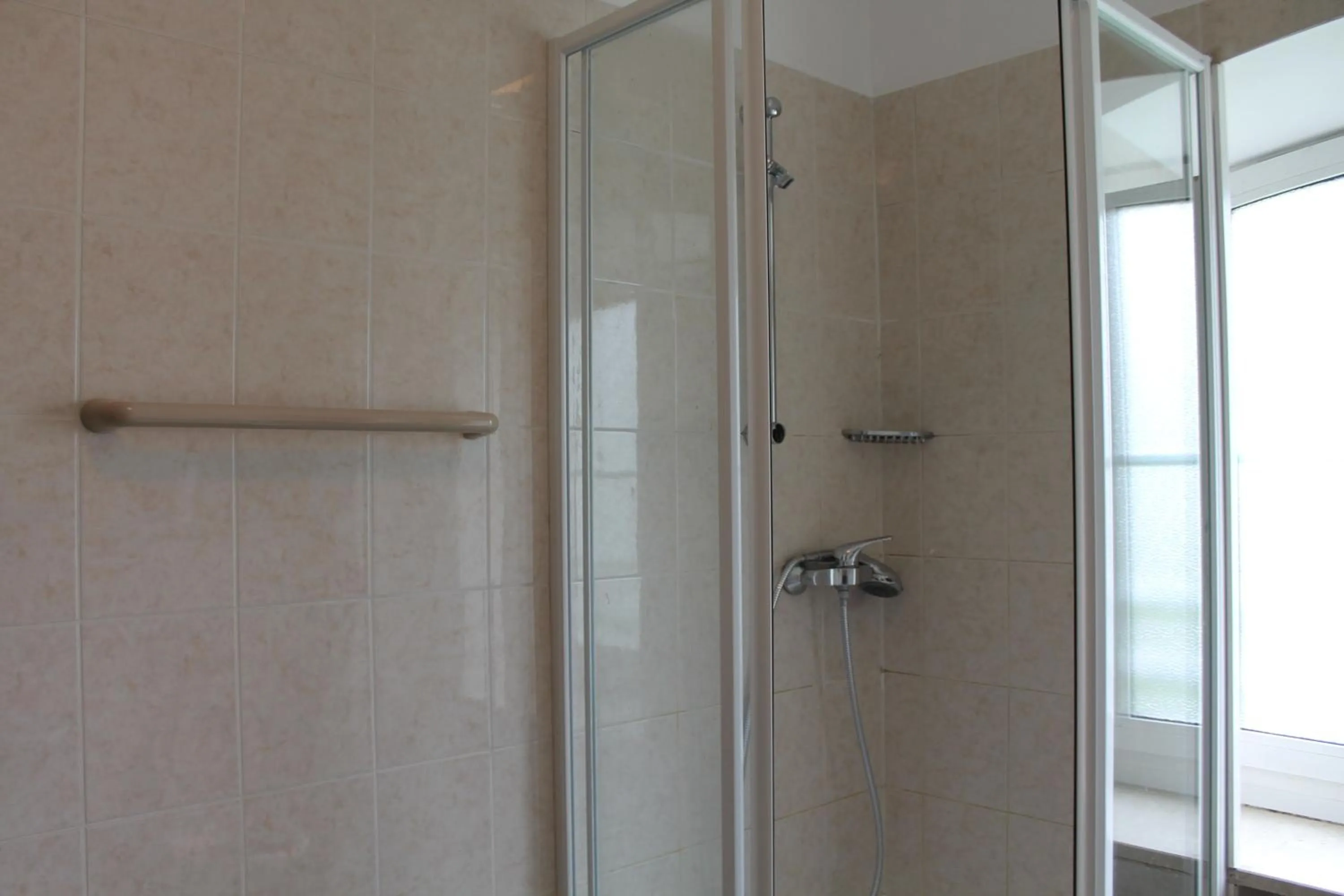 Bathroom in Pension Locarno