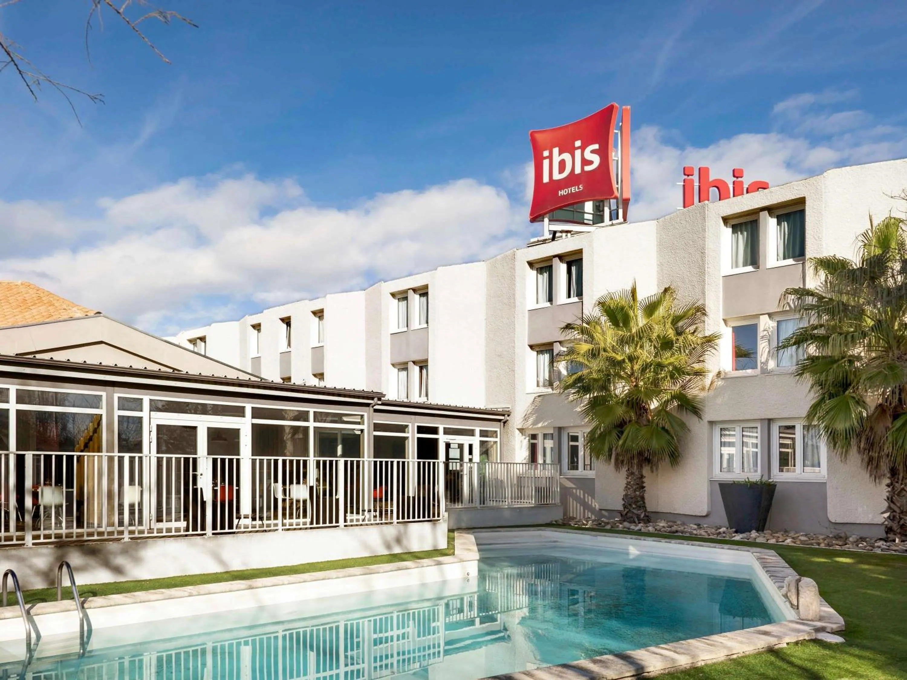 Property building in ibis Arles