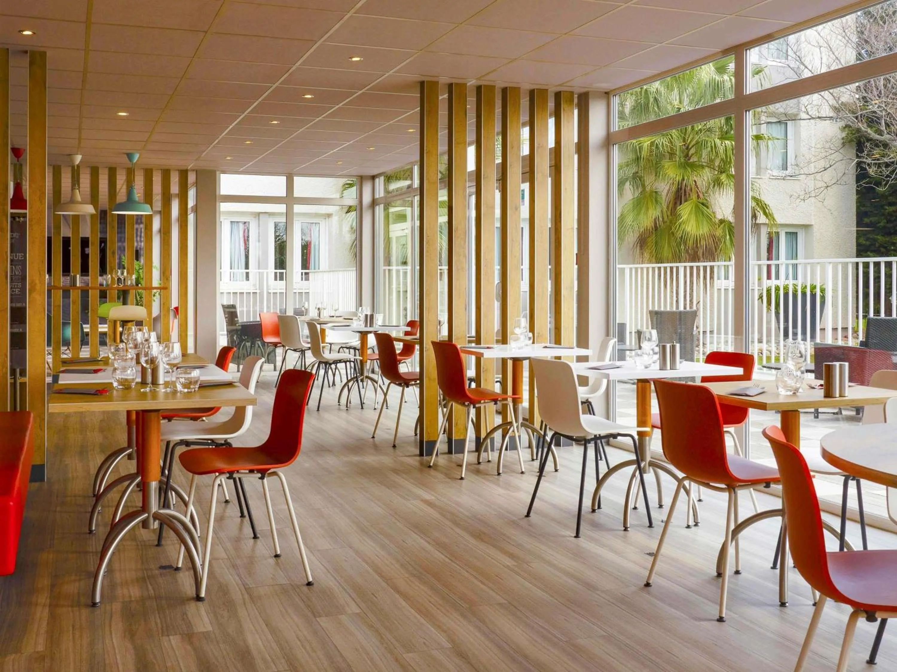 Restaurant/places to eat in ibis Arles