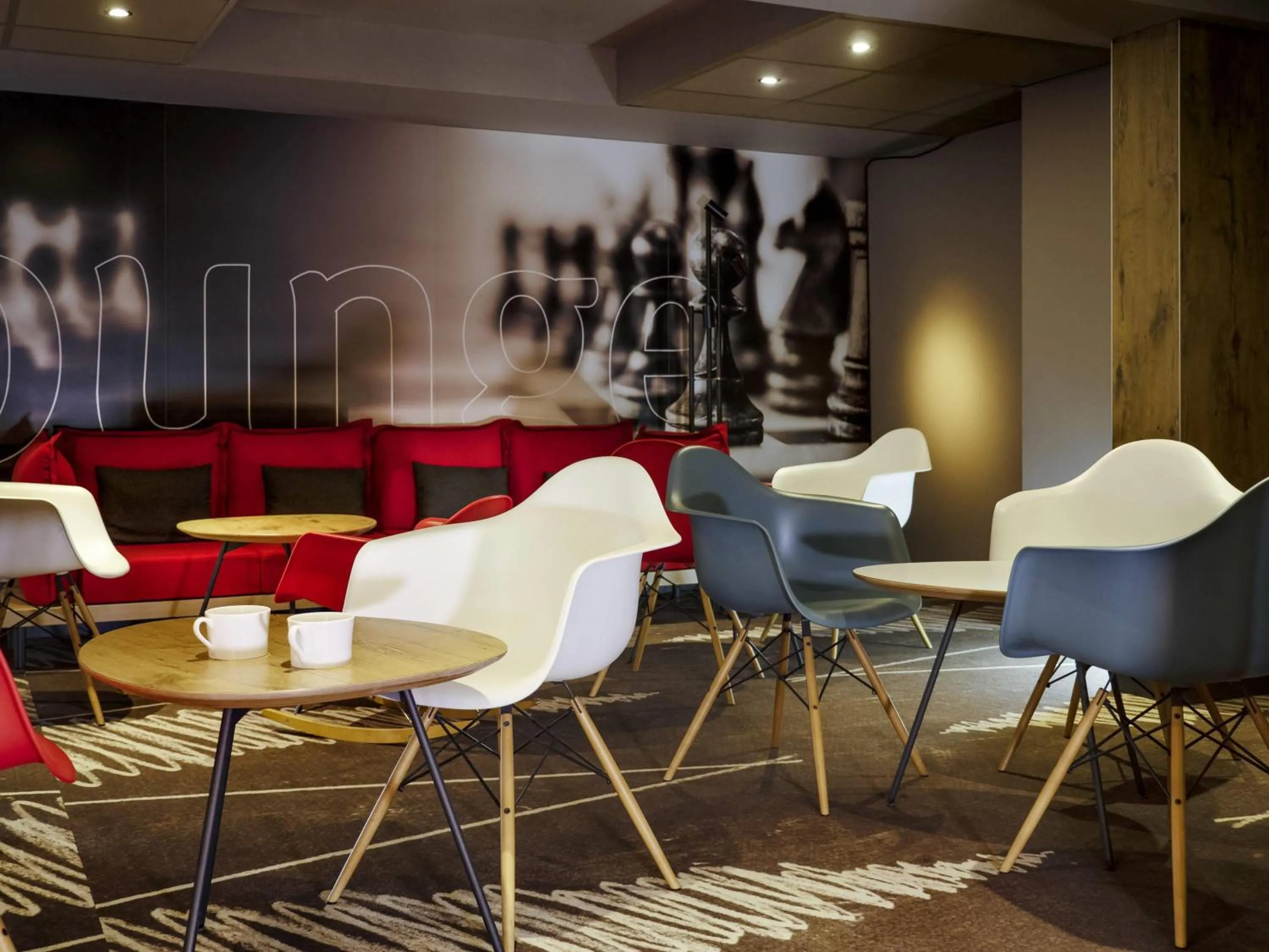 Lounge or bar in ibis Arles