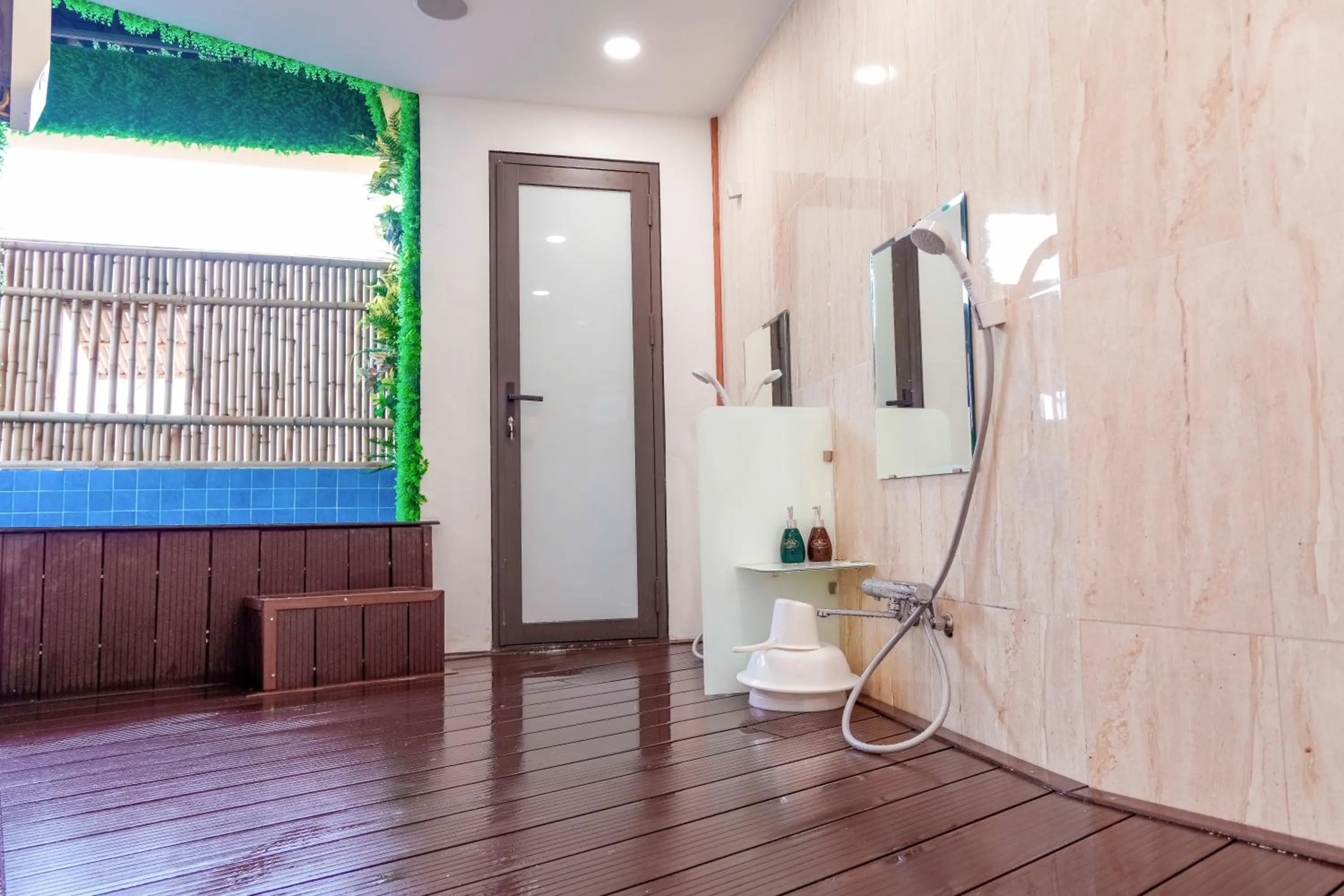 Swimming pool in MOMIZI Hotel HAI PHONG