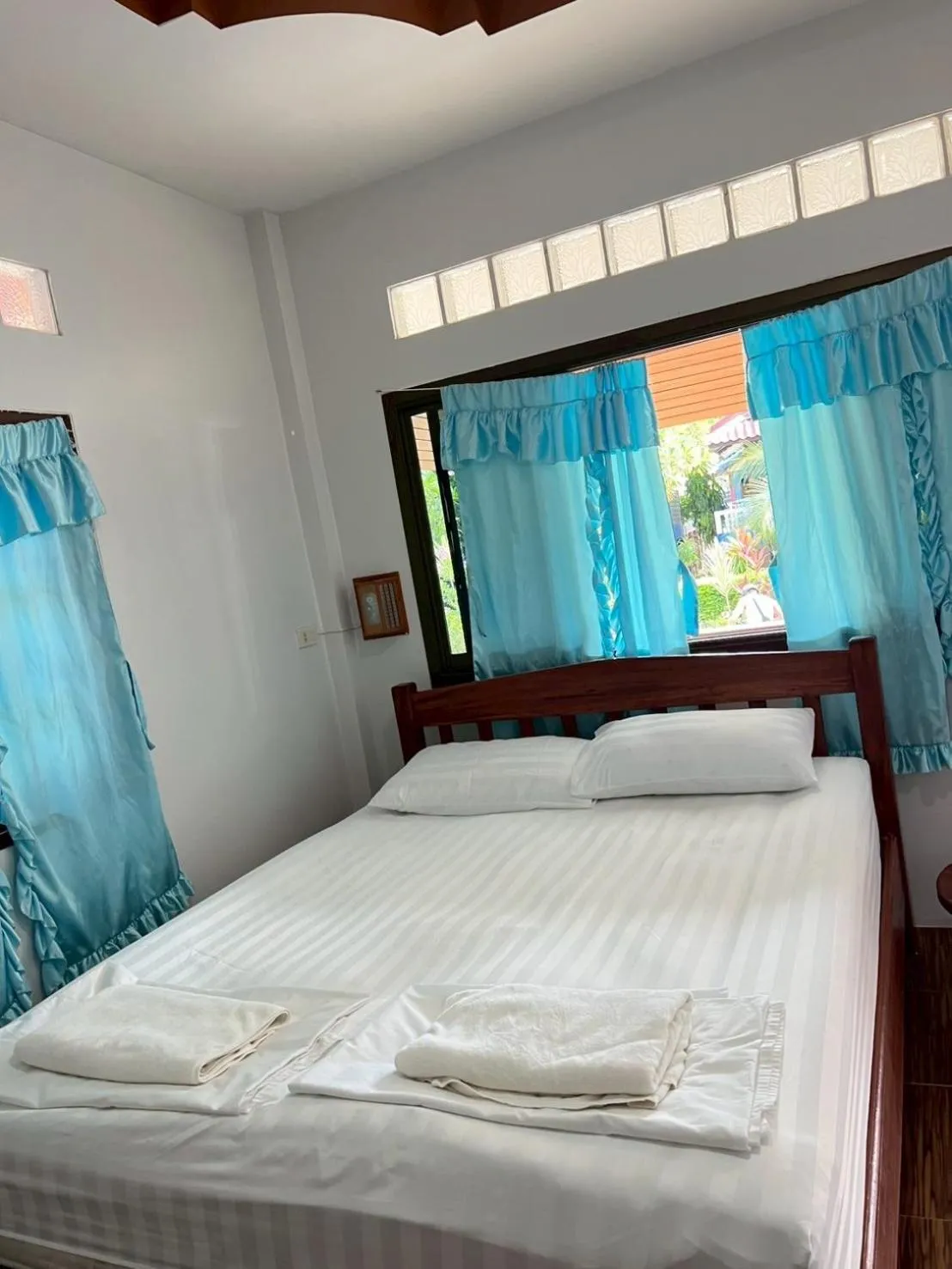 Bed in Silver Beach Bungalow