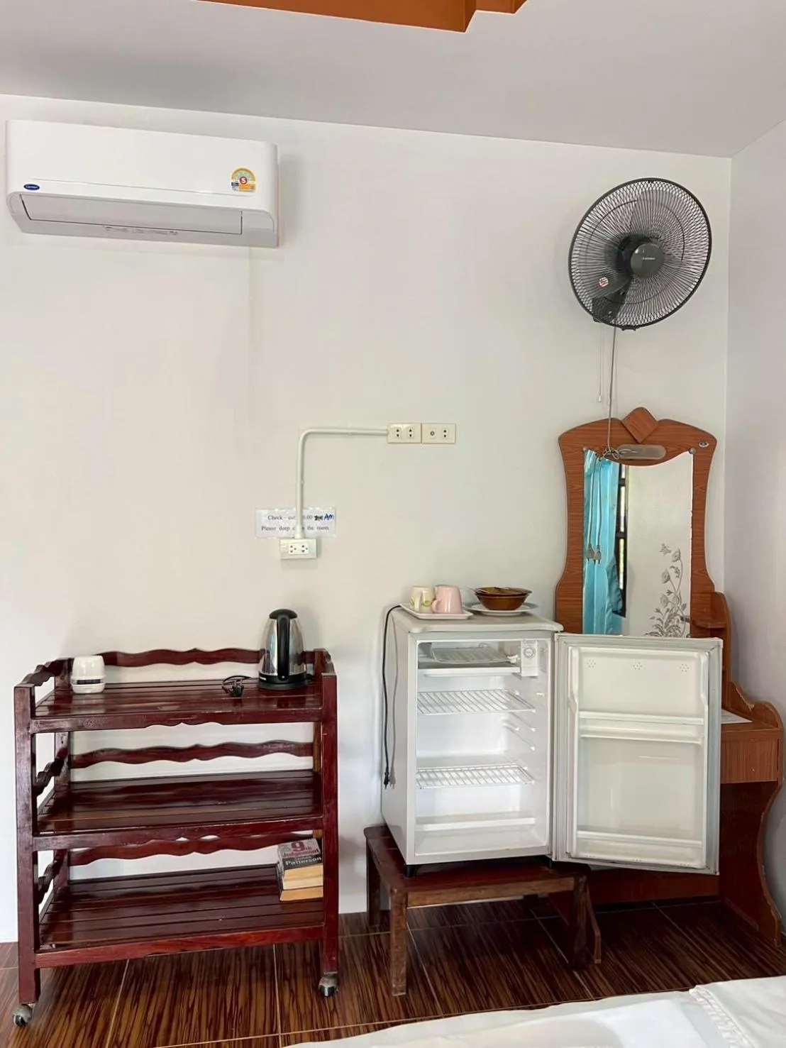 Bed in Silver Beach Bungalow