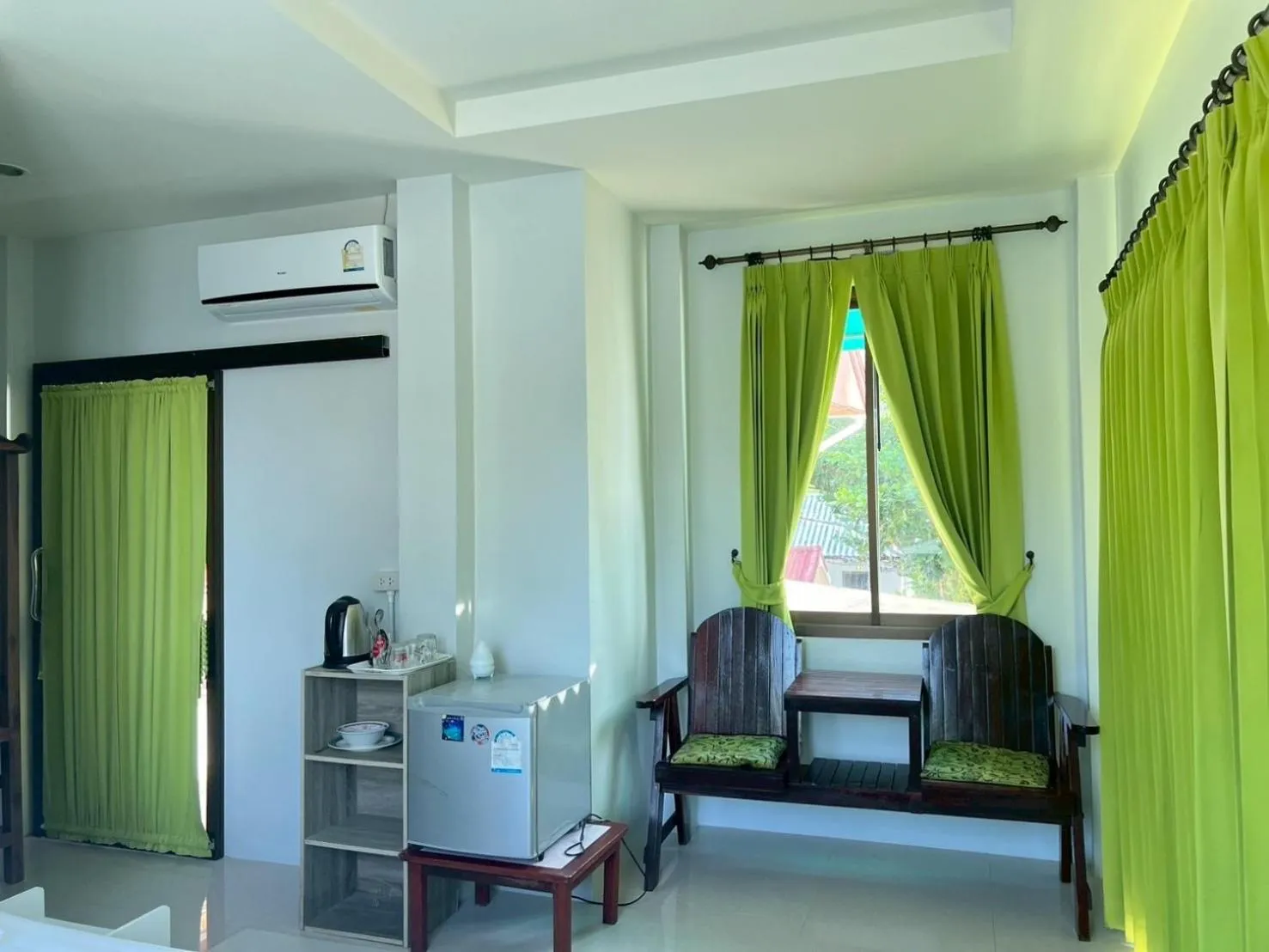 Bed in Silver Beach Bungalow