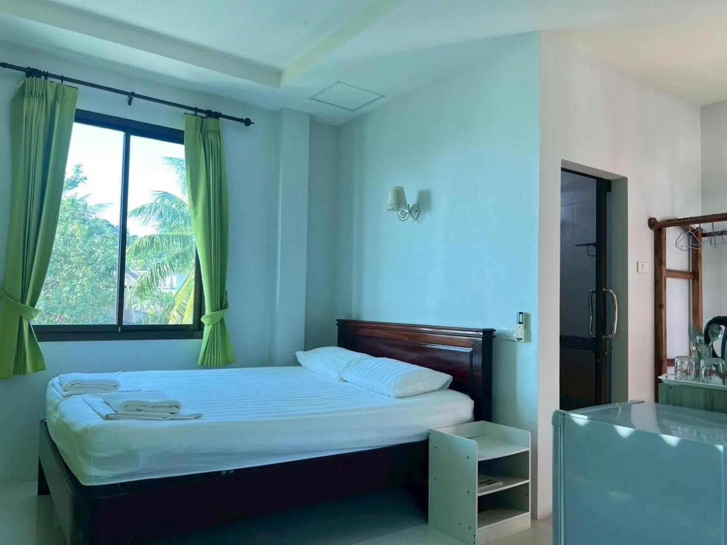 Bed in Silver Beach Bungalow