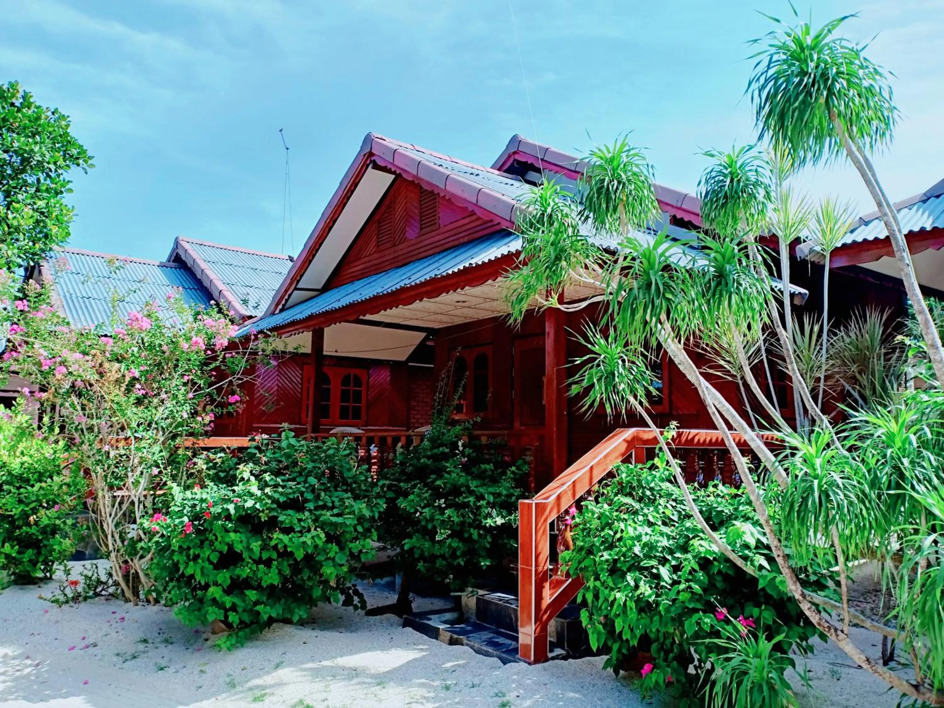 Facade/entrance in Silver Beach Bungalow