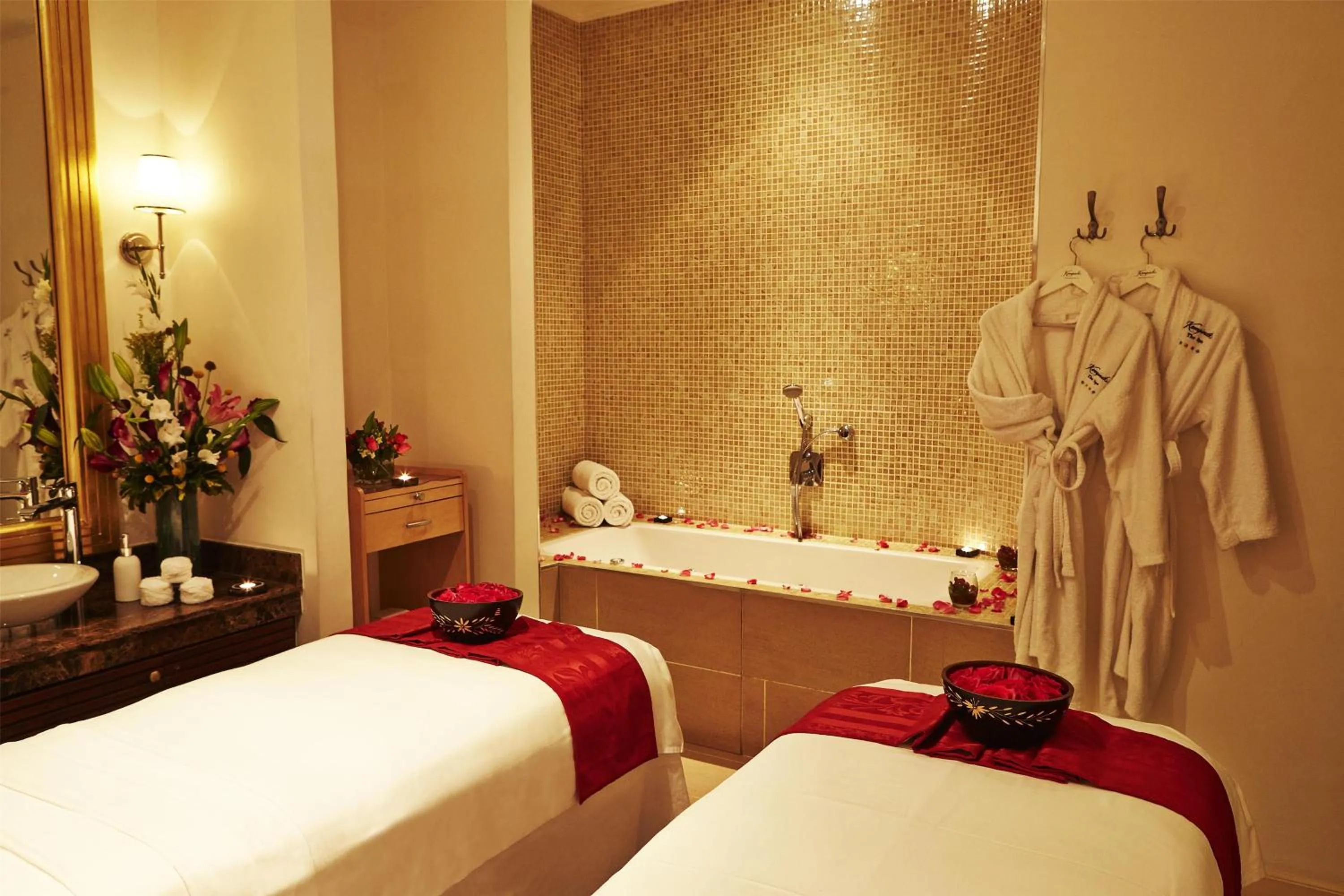 Spa and wellness centre/facilities, Bed in Villa Rosa Kempinski