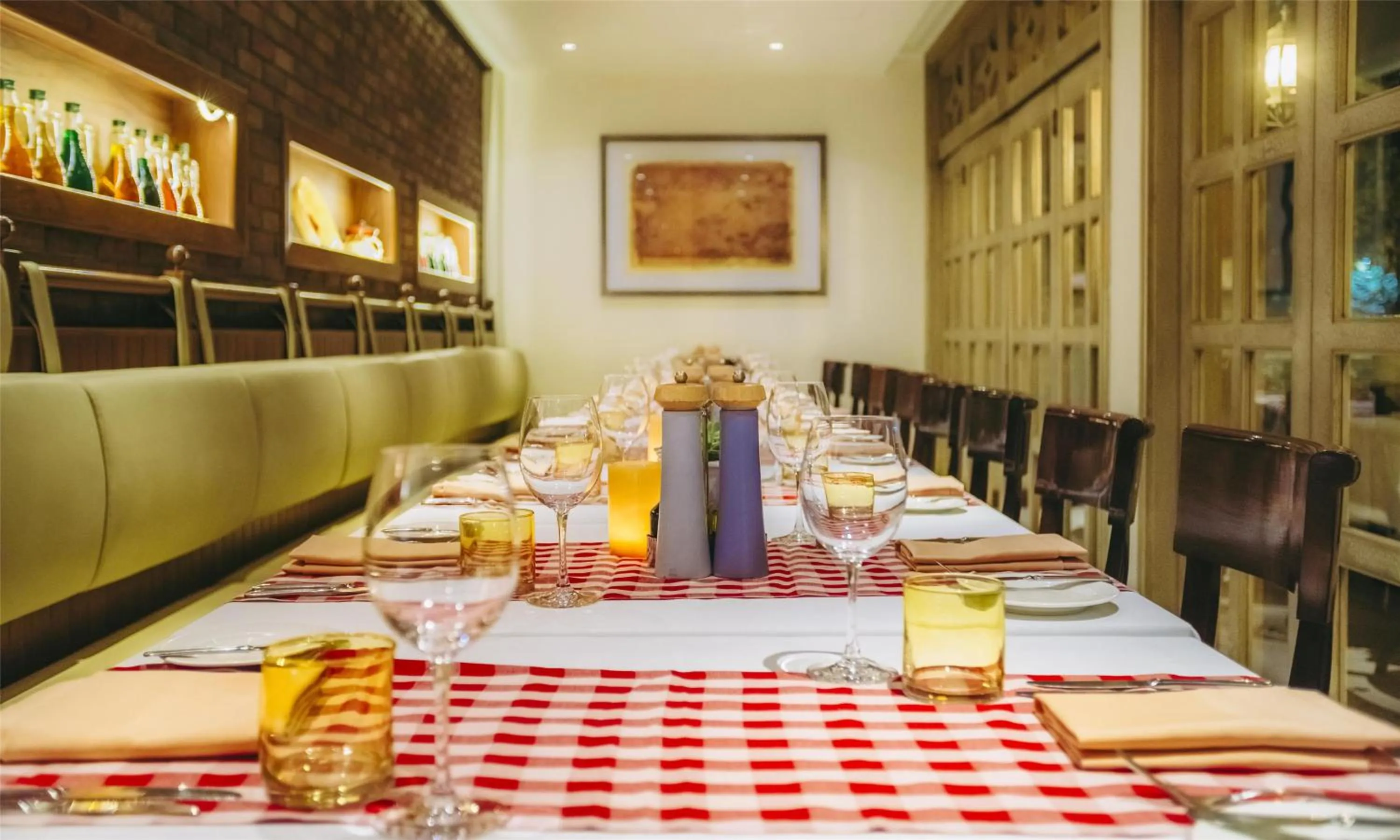 Restaurant/places to eat in Villa Rosa Kempinski