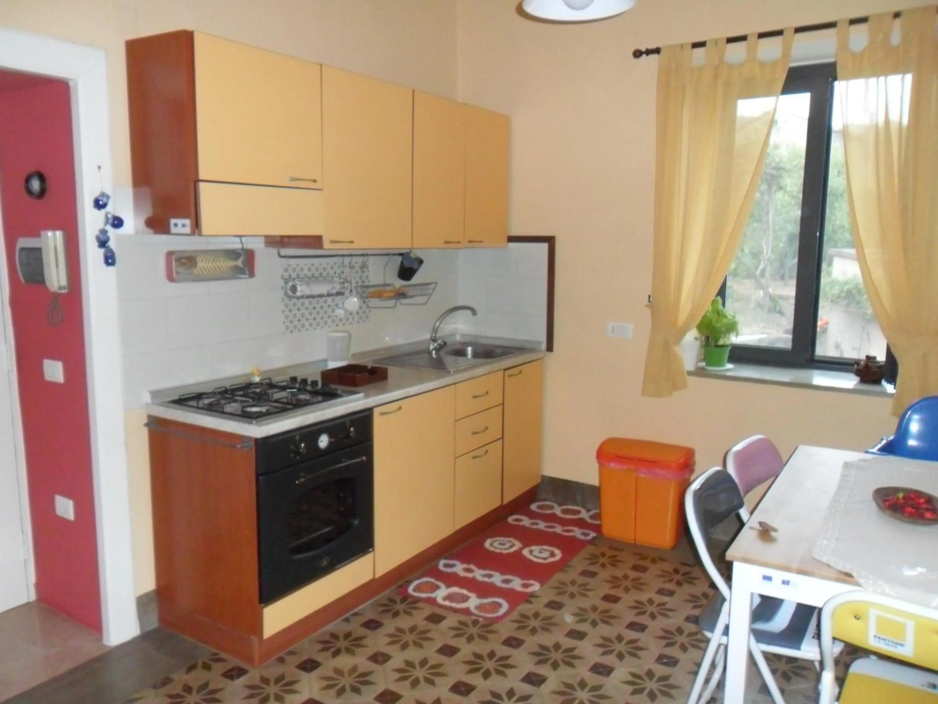 Kitchen or kitchenette in Casa Vacanze Li Galli
