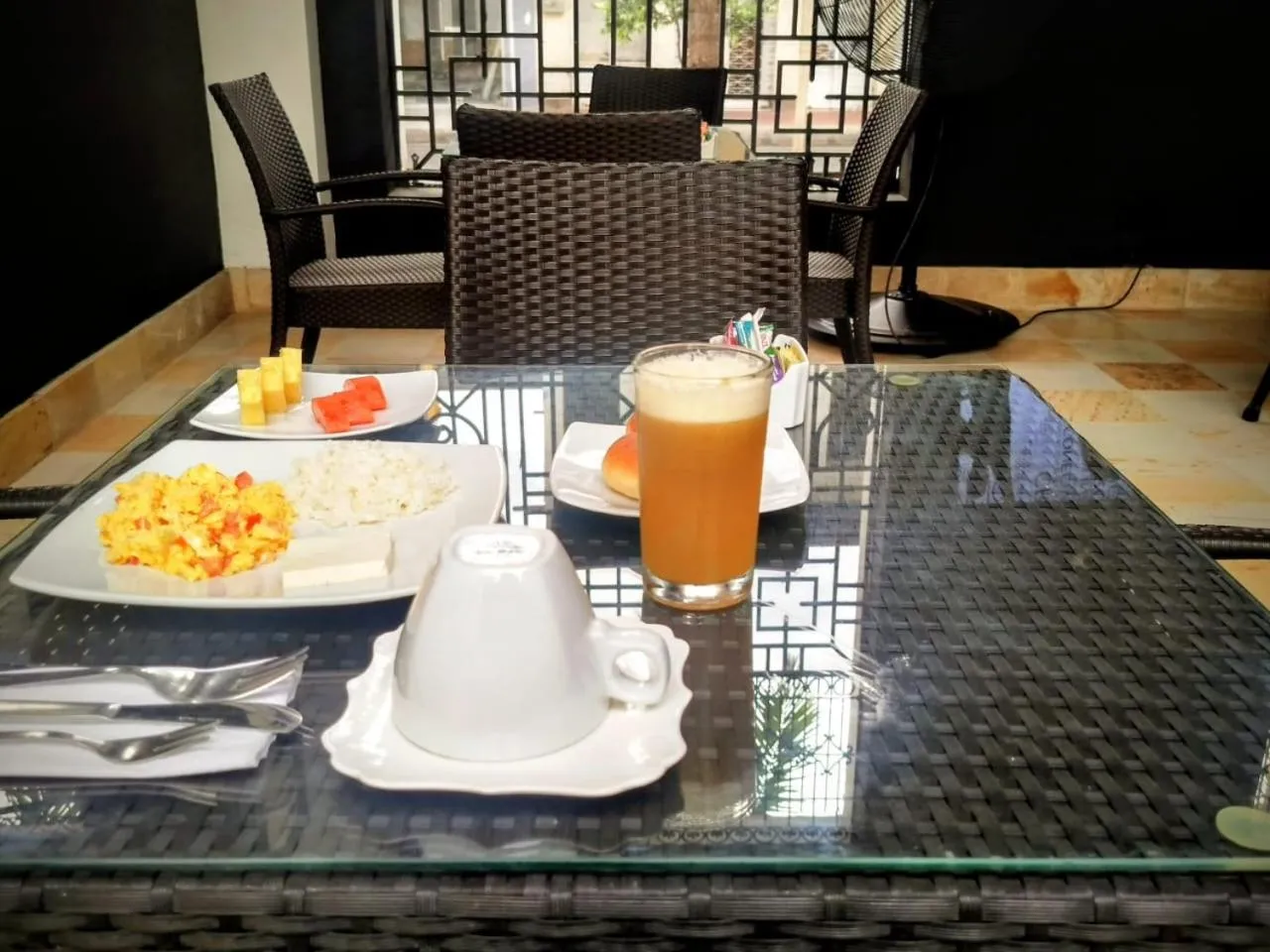 Breakfast in Hotel Republicano 1910