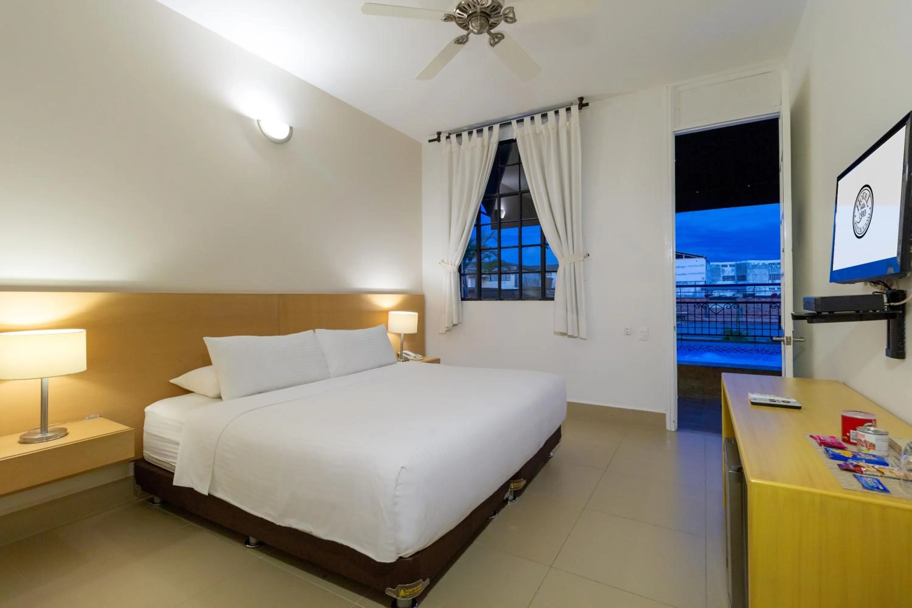 Photo of the whole room, Bed in Hotel Republicano 1910