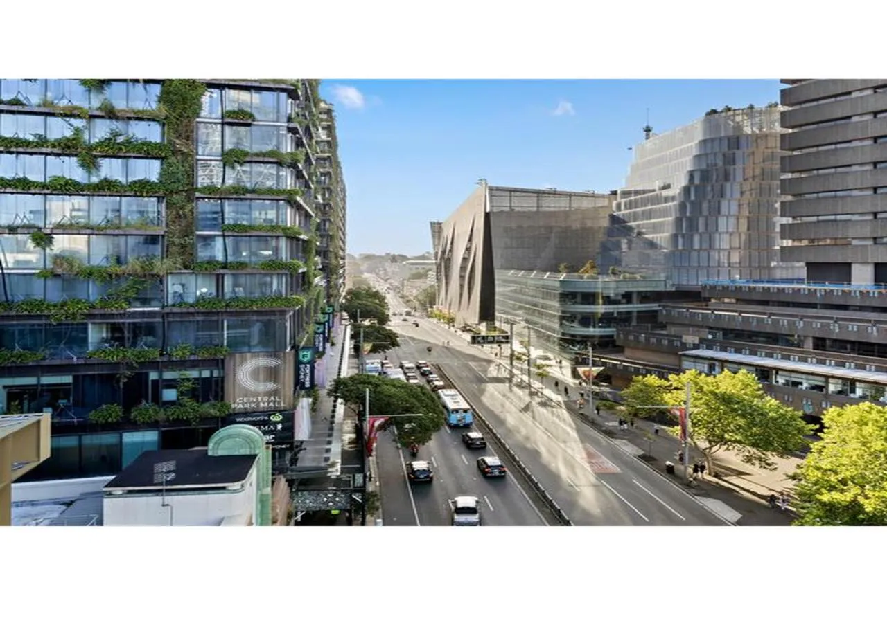 City view in Spice On Broadway