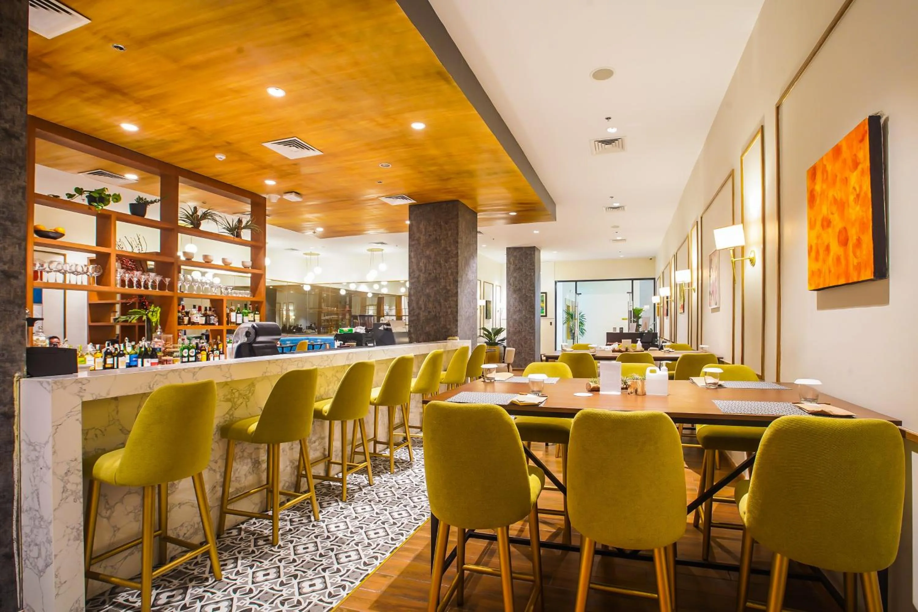 Restaurant/places to eat in Summit Hotel Naga