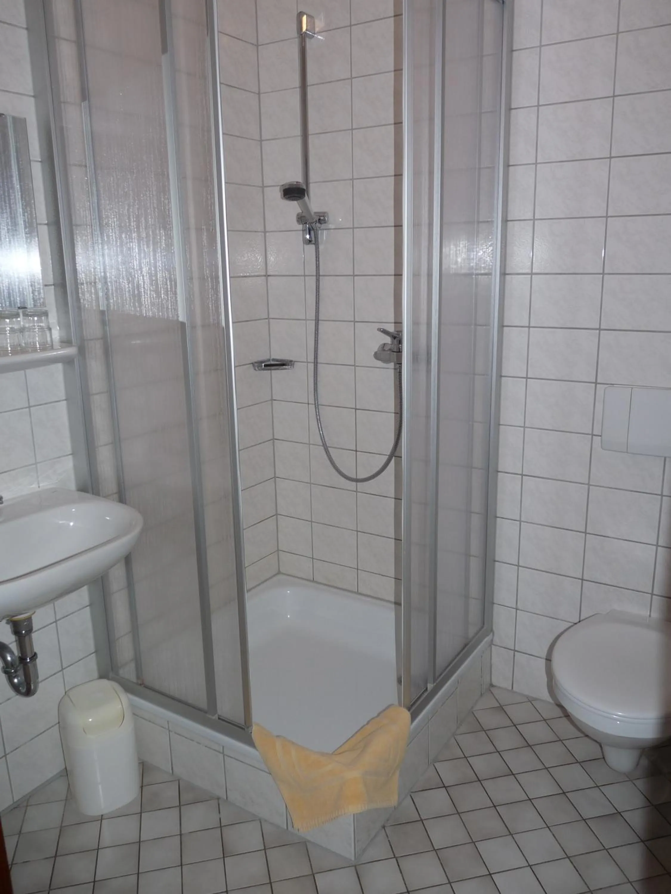 Bathroom in Hotel zur Kanone