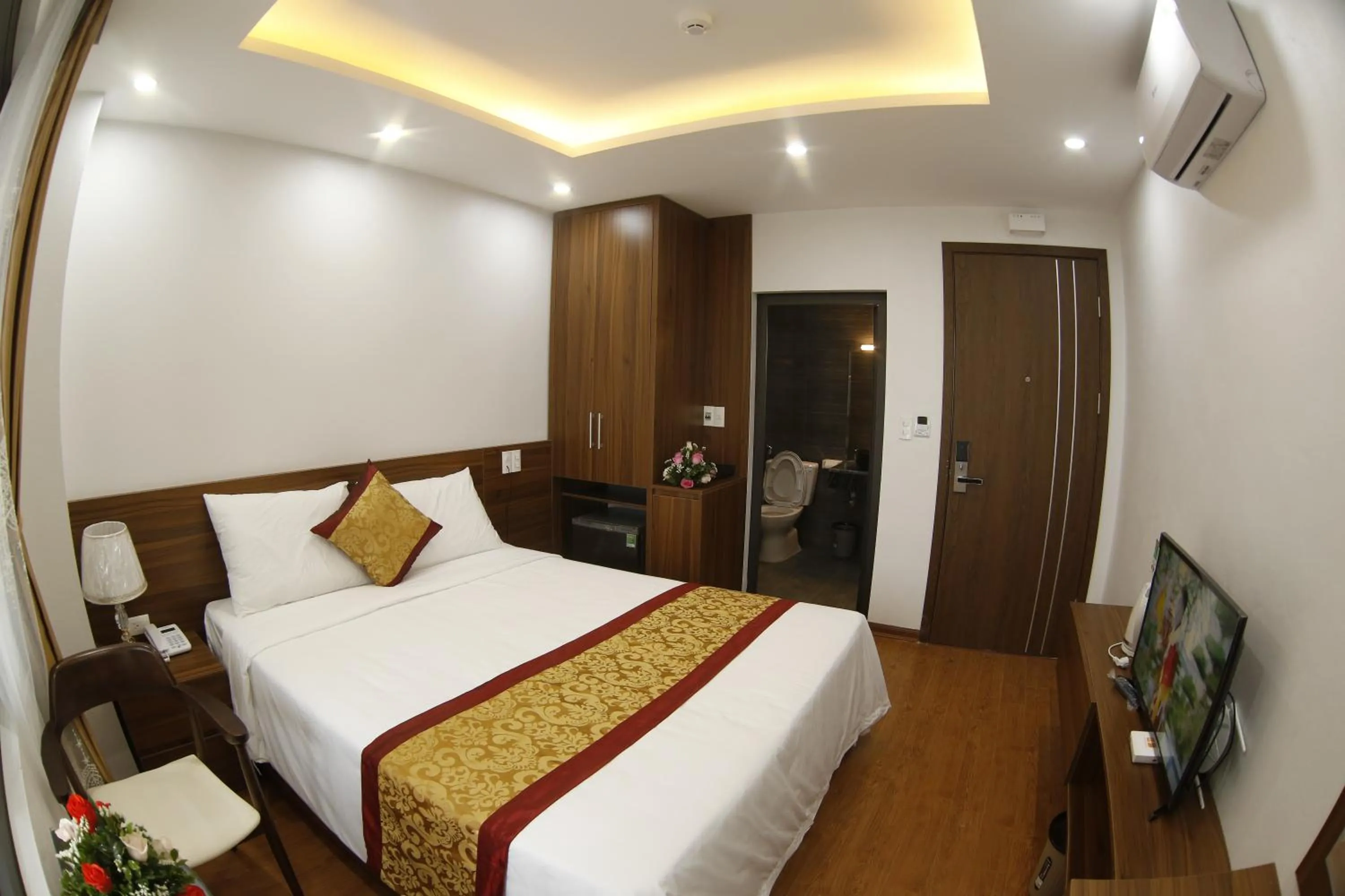 Bed in Bảo Ngọc Diamond Hotel