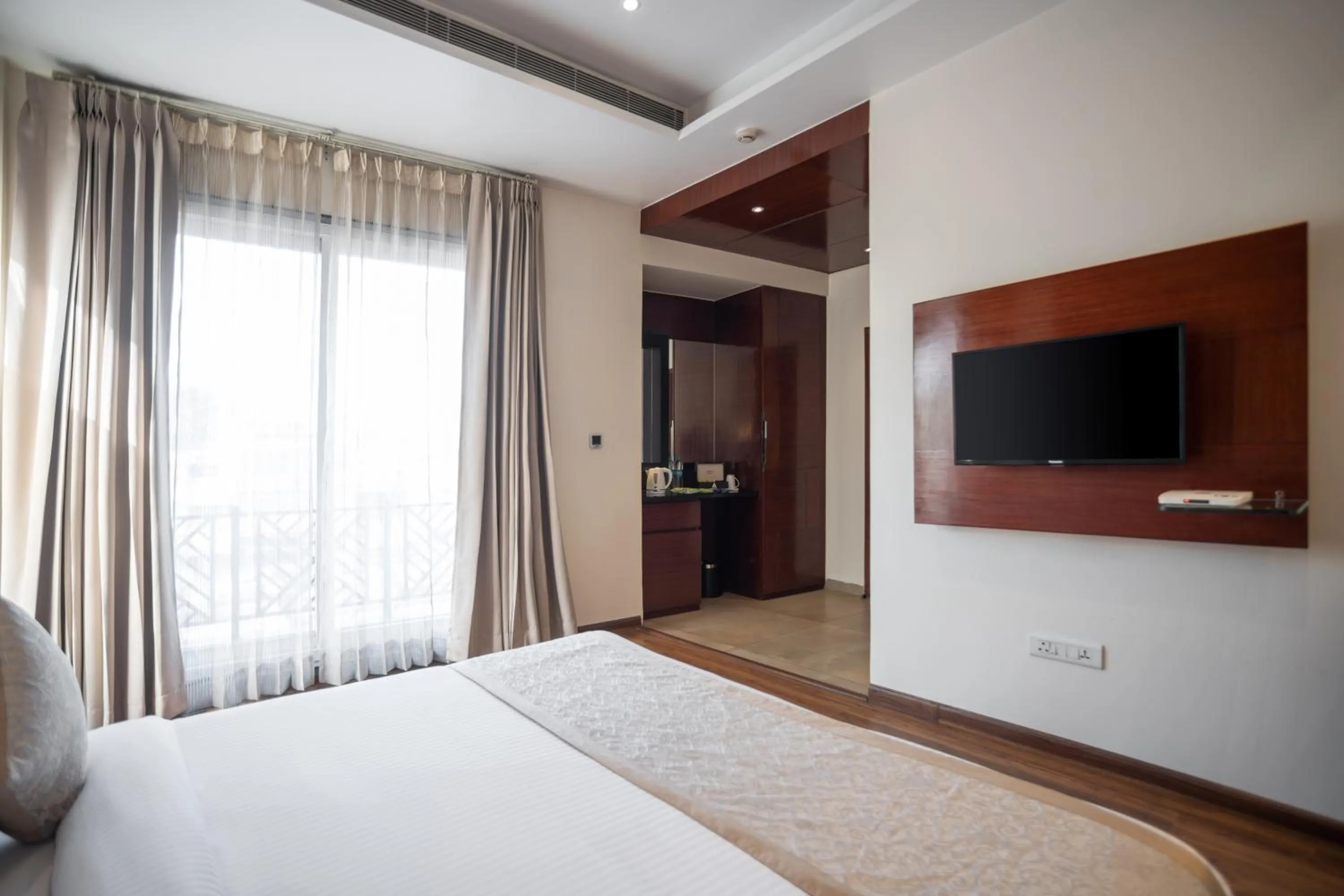 Bedroom, Bed in Amritara Sadka Amritsar