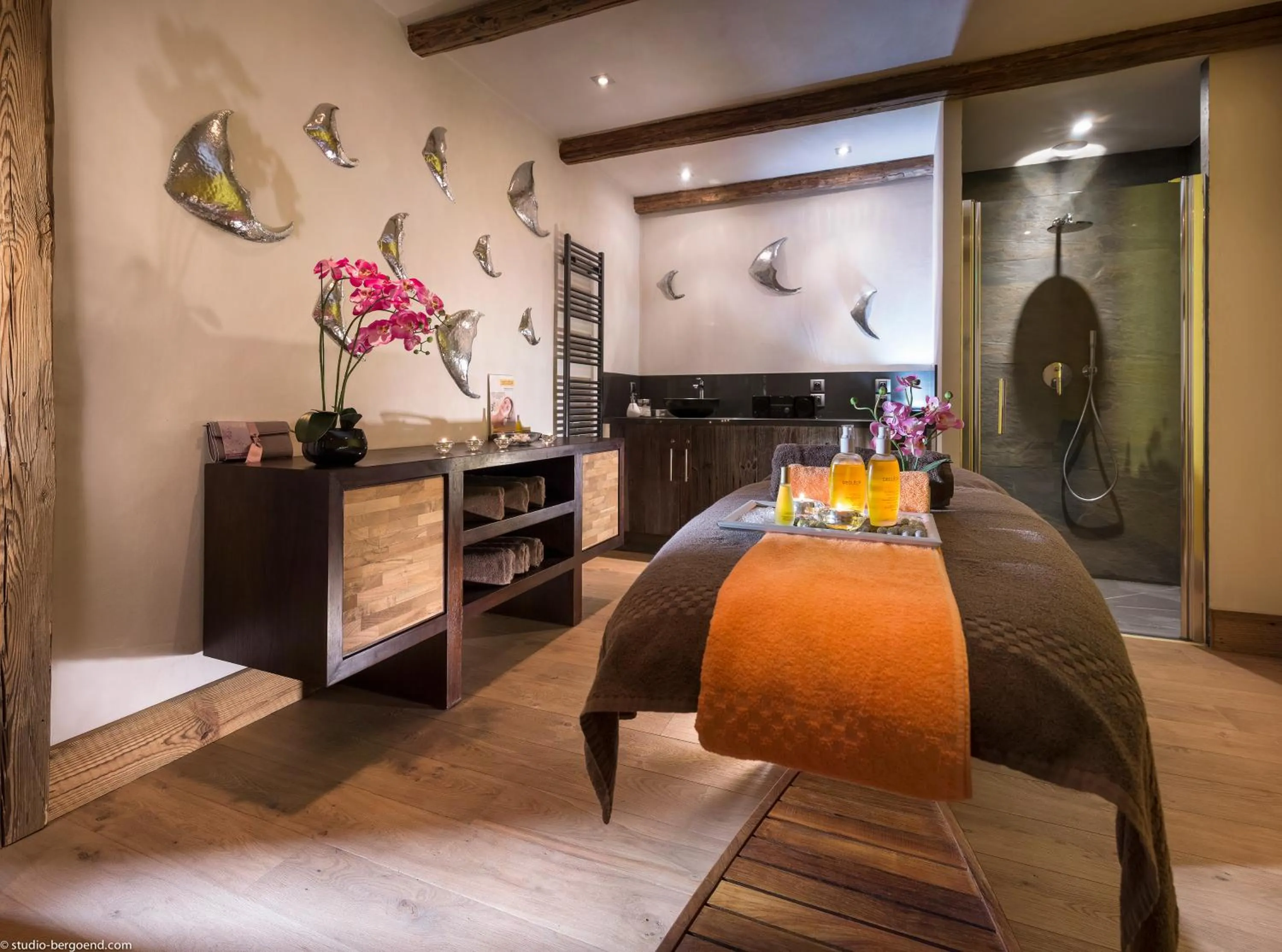 Massage in CGH Résidences & Spas Kalinda