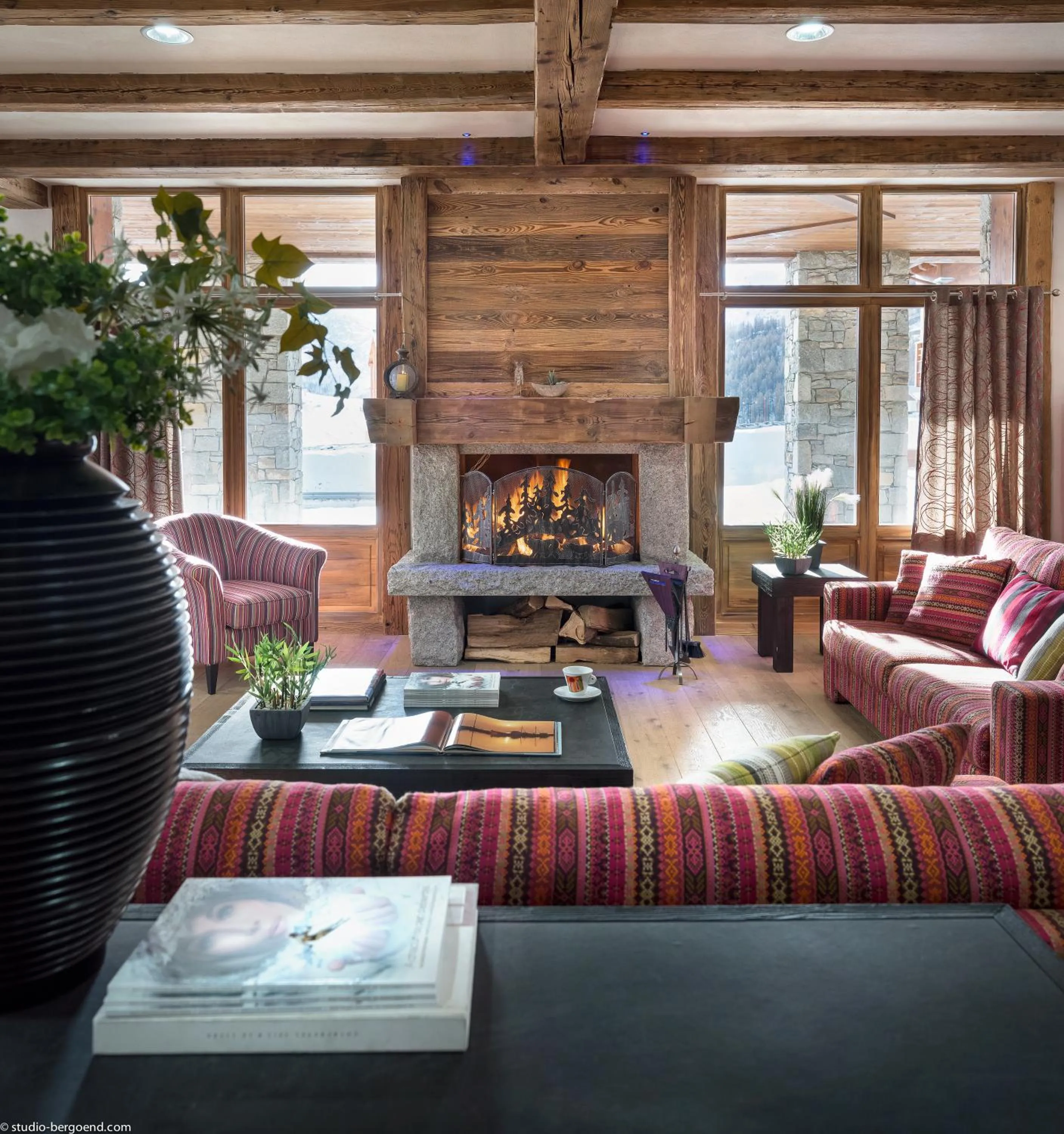 Communal lounge/ TV room in CGH Résidences & Spas Kalinda