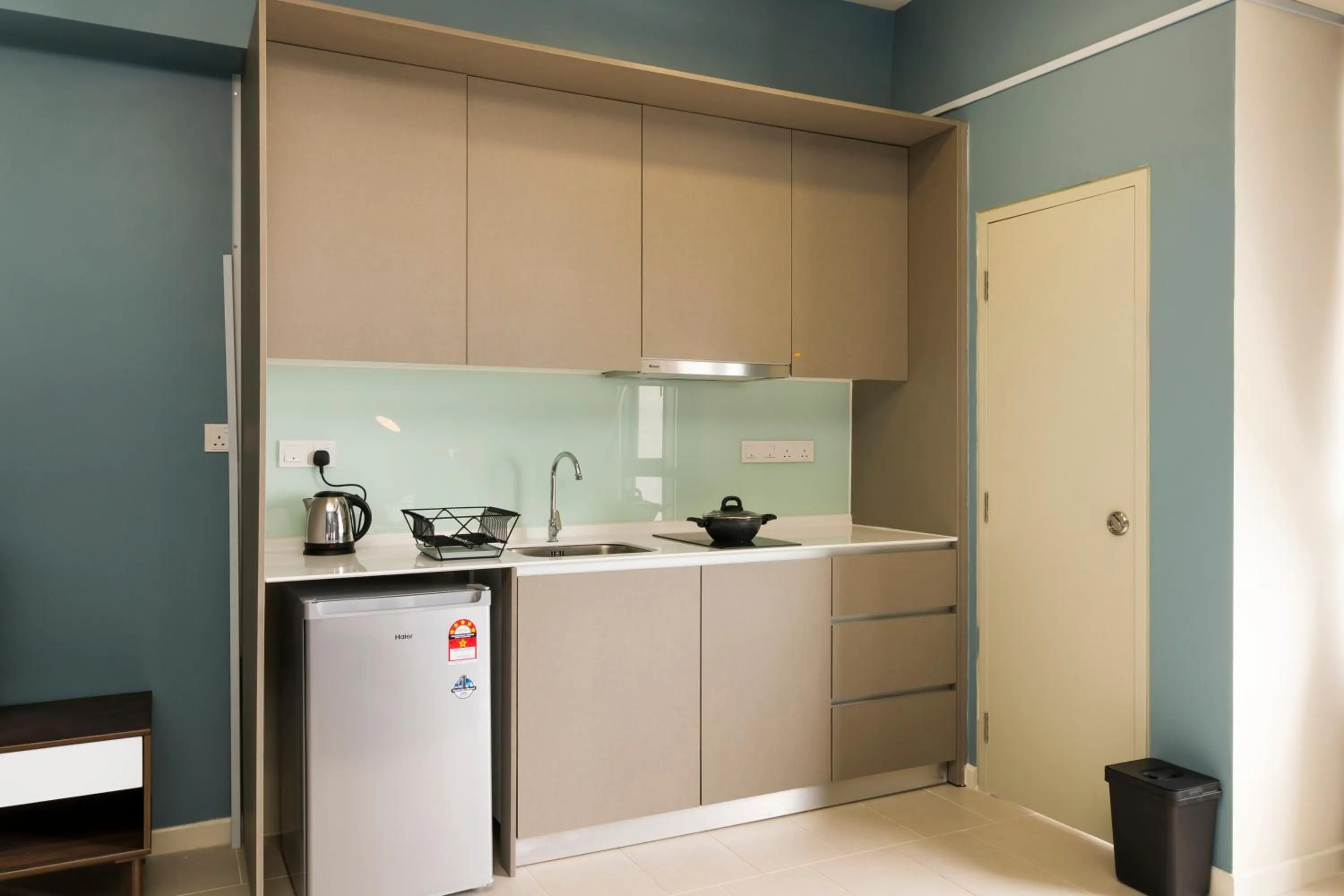 Kitchen or kitchenette in Tamarind Suite by DreamScape