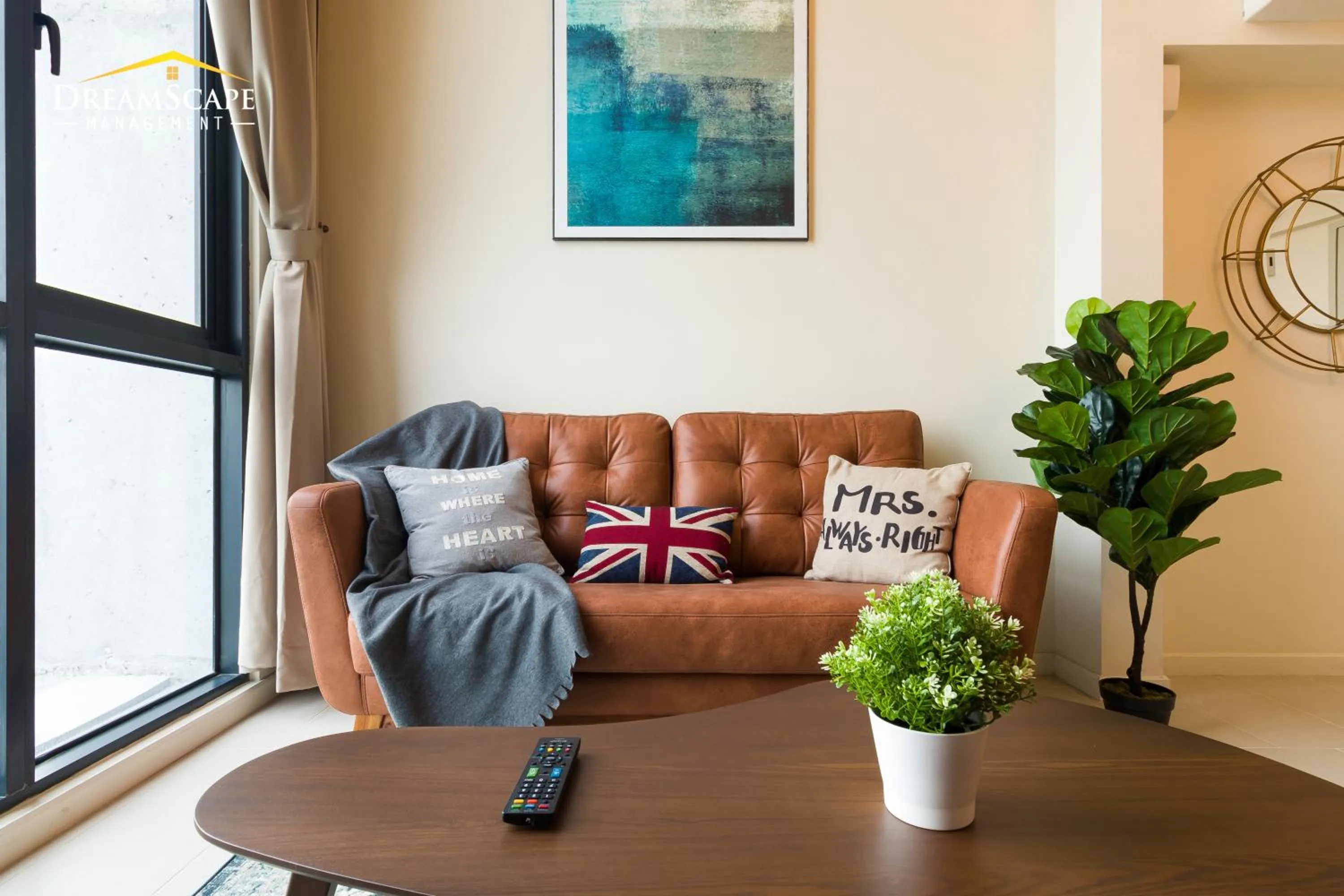 Seating area in Tamarind Suite by DreamScape